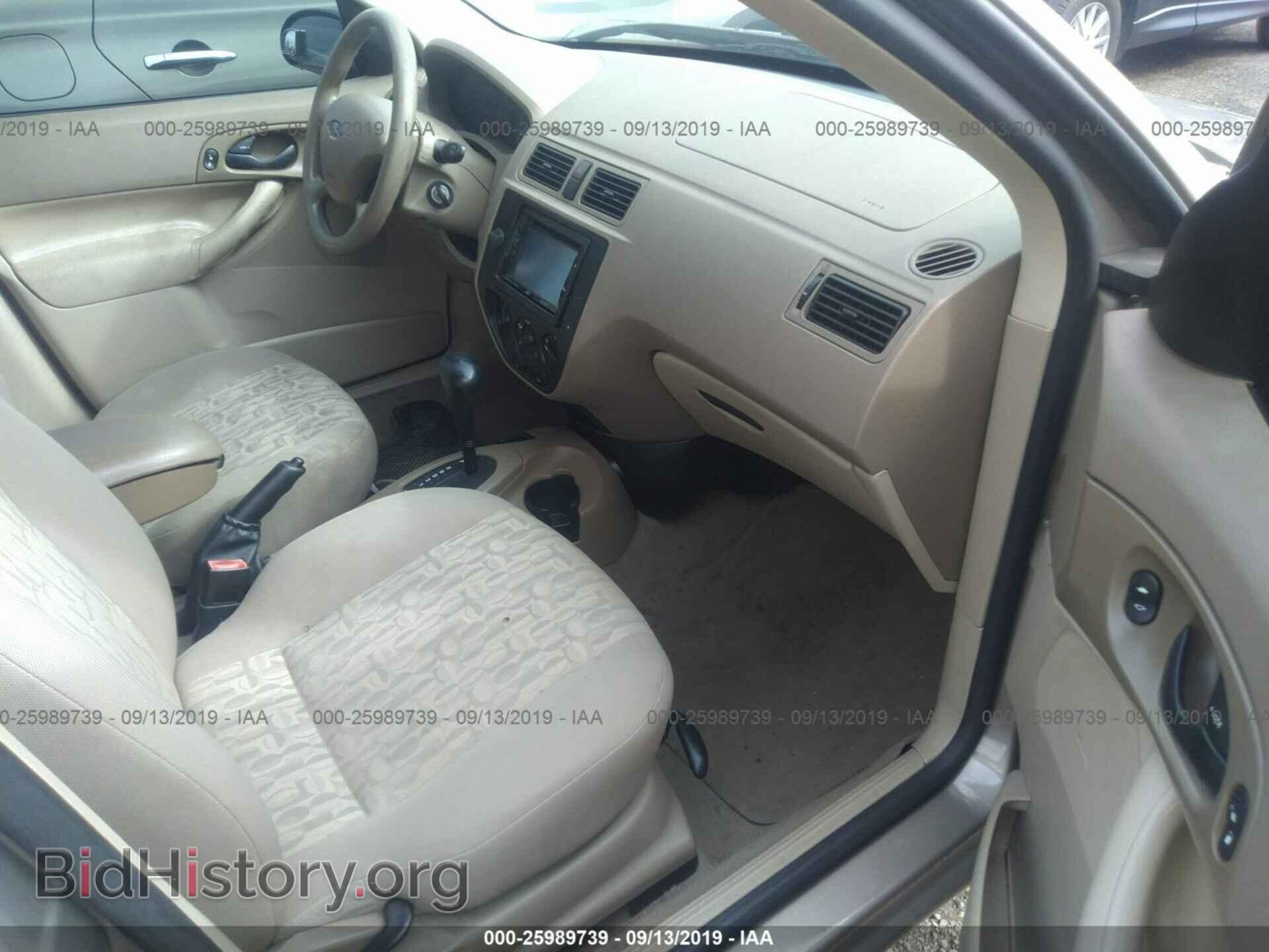2005 FORD FOCUS - VIN: 1FAFP36NX5W158415 - Фото 5