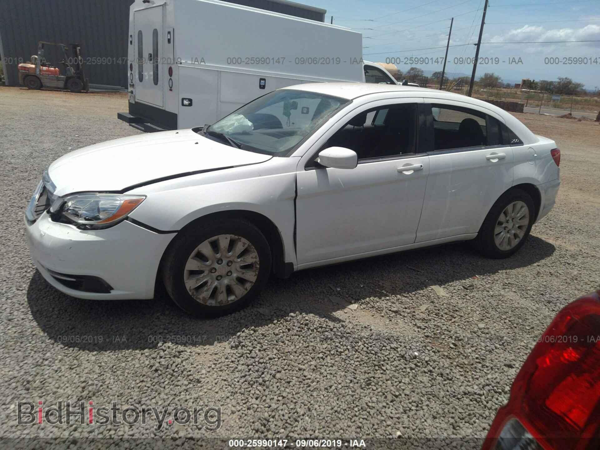 2012 CHRYSLER 200 - VIN: 1C3CCBAB2CN159727 - Фото 2