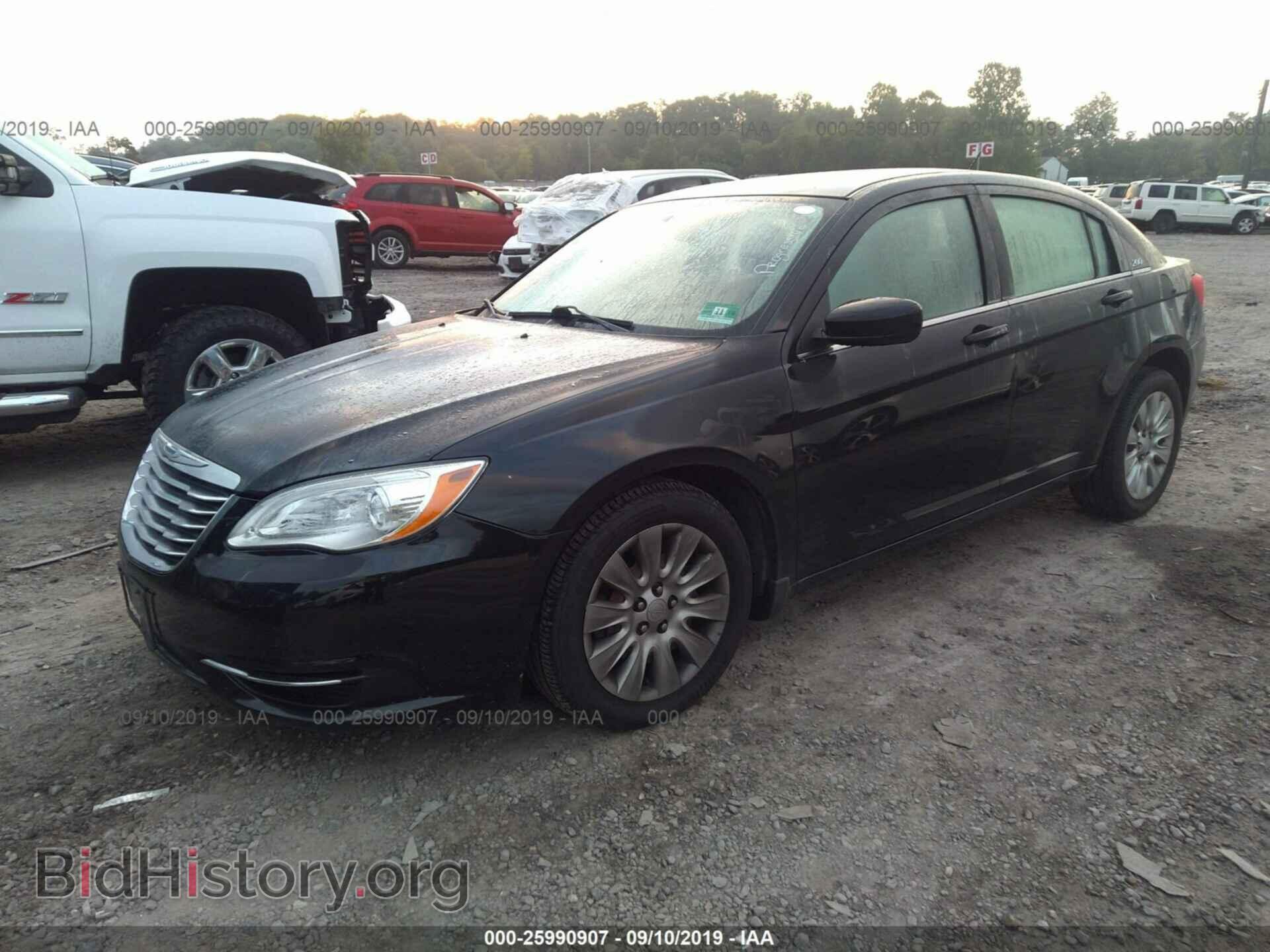 2012 CHRYSLER 200 - VIN: 1C3CCBAB4CN320322 - Photo 2
