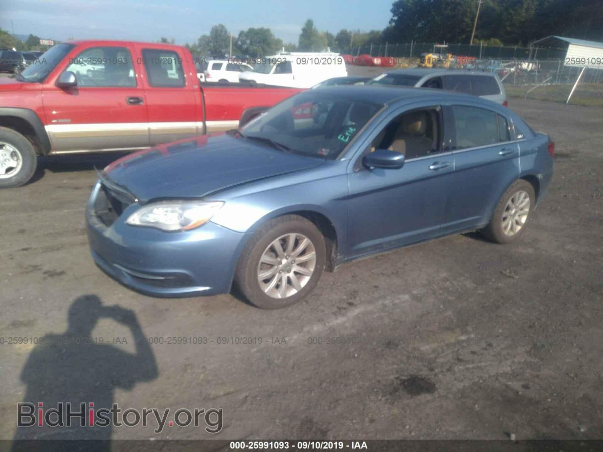 2011 CHRYSLER 200 - VIN: 1C3BC1FG5BN536270 - Фото 2
