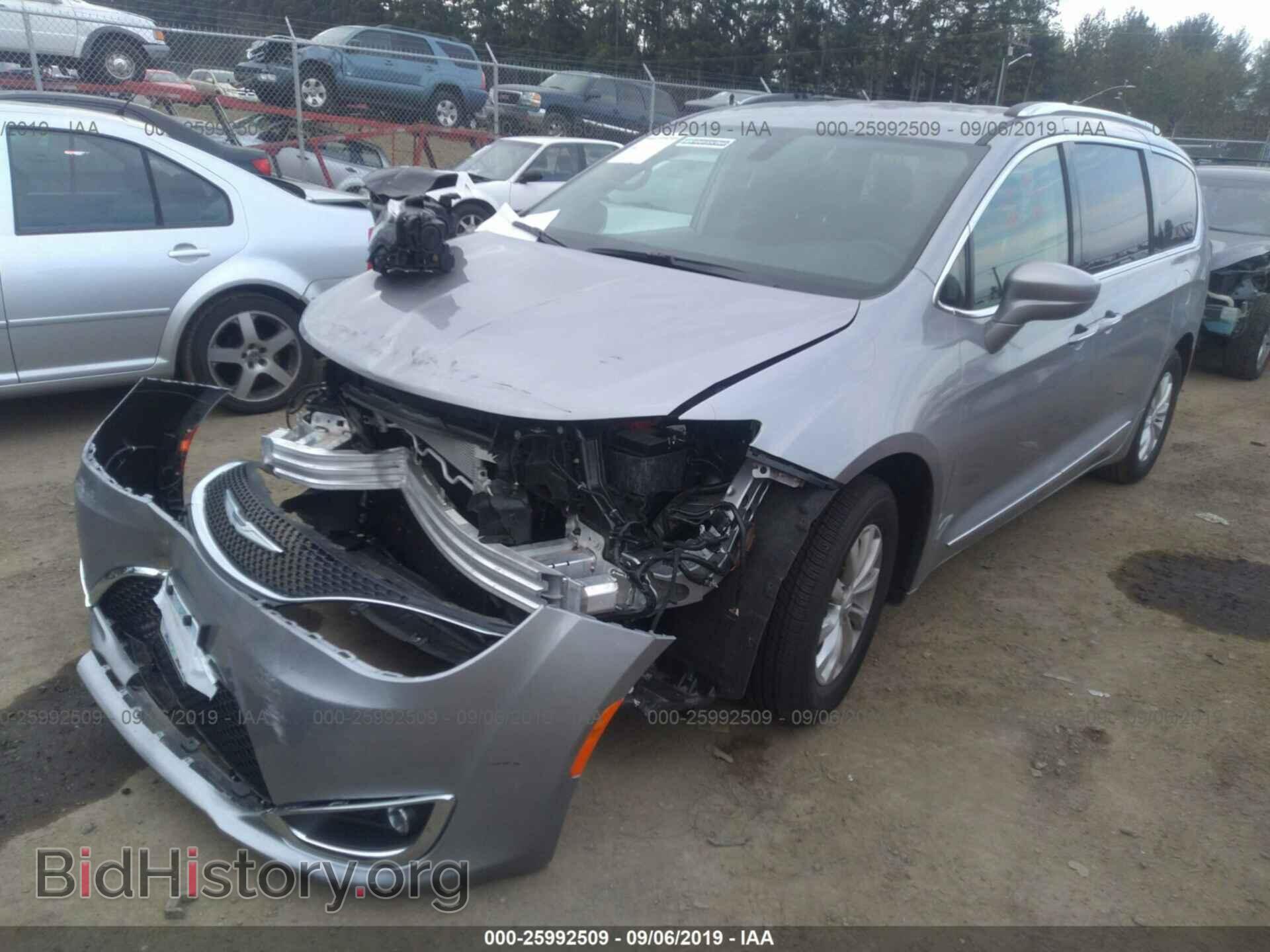 2019 CHRYSLER PACIFICA - VIN: 2C4RC1BG4KR730758 - Фото 2
