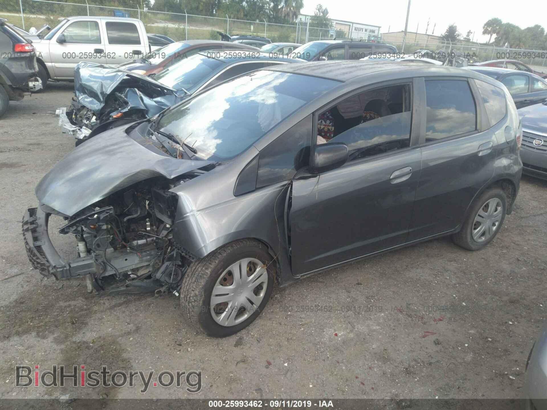 2011 HONDA FIT - VIN: JHMGE8H32BS008197 - Фото 2