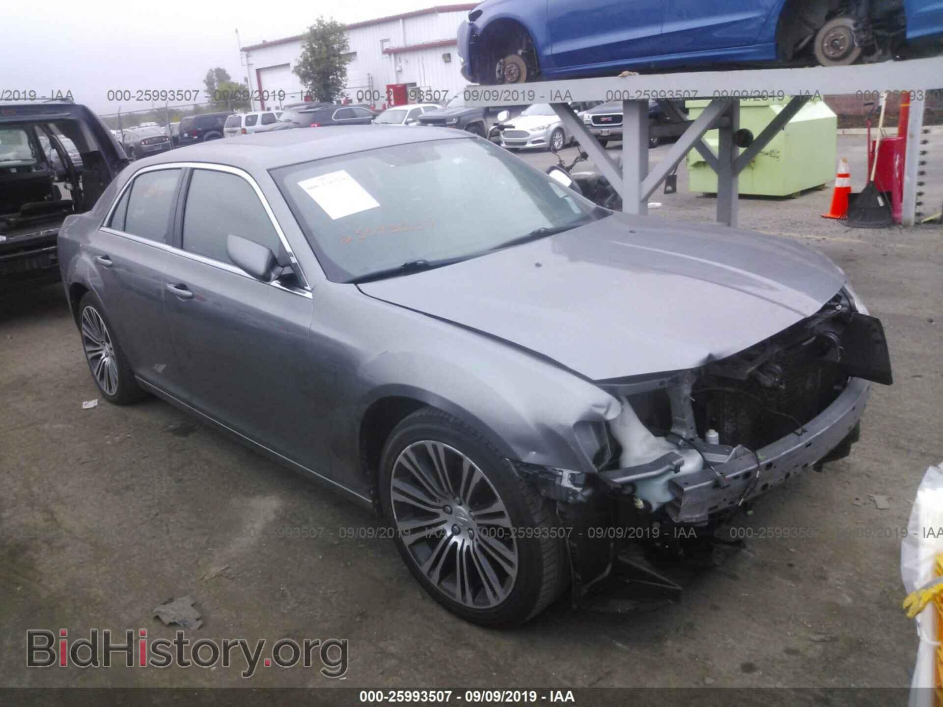 Фотография 2C3CCABG6CH263215 - CHRYSLER 300 2012