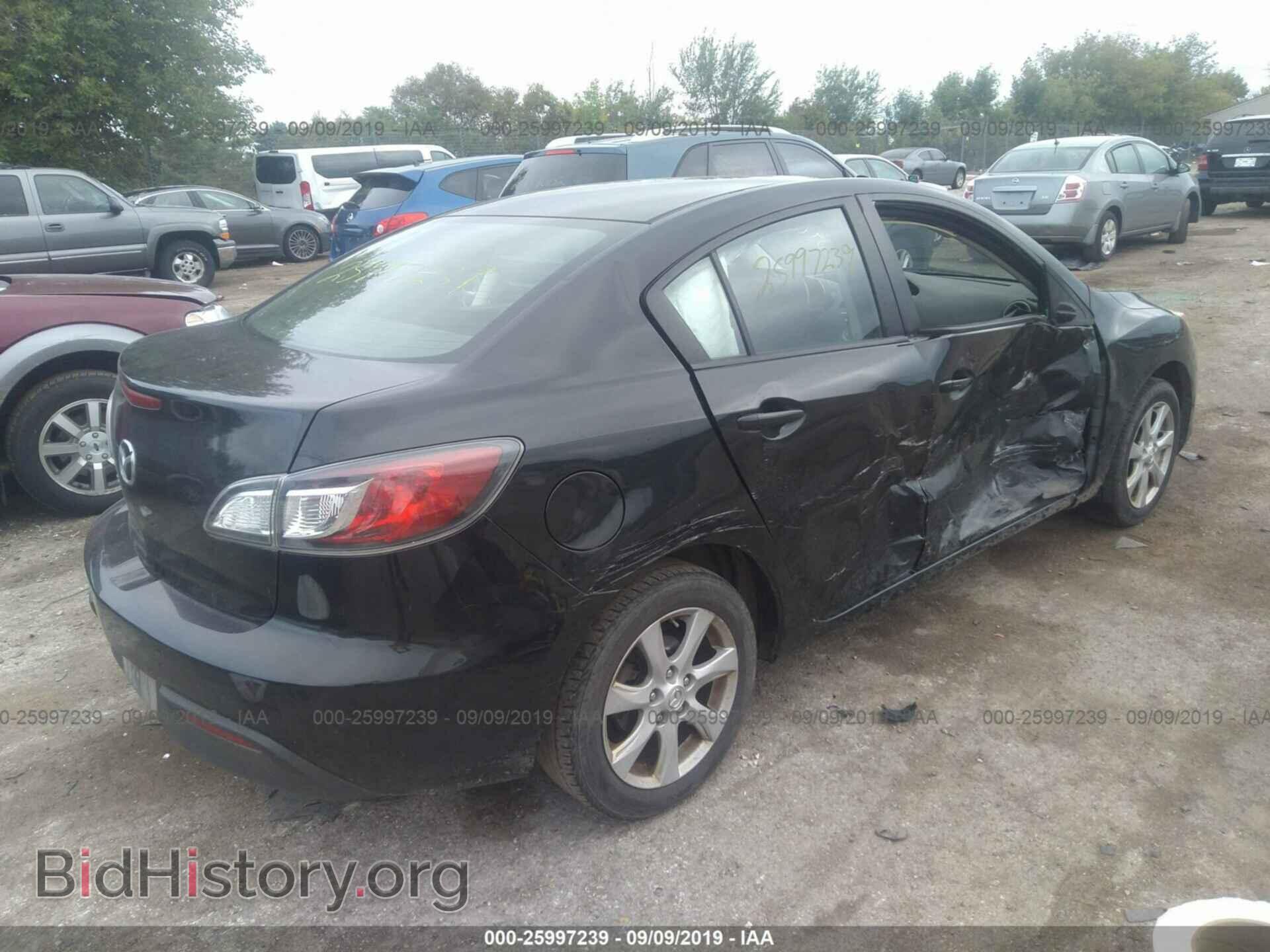 2011 MAZDA 3 - VIN: JM1BL1VFXB1497283 - Photo 4
