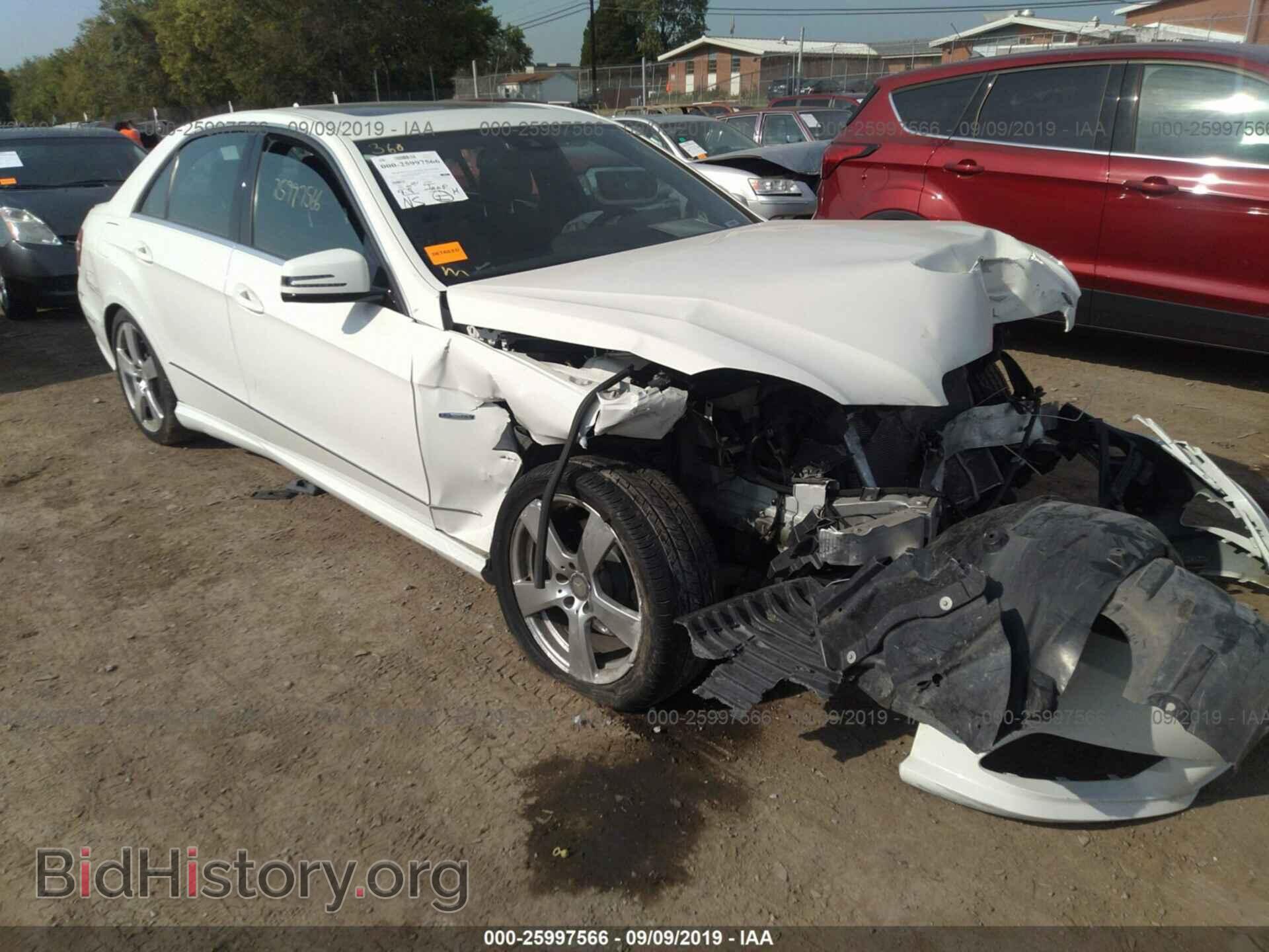 Photo WDDHF8JB2CA631501 - MERCEDES-BENZ E 2012