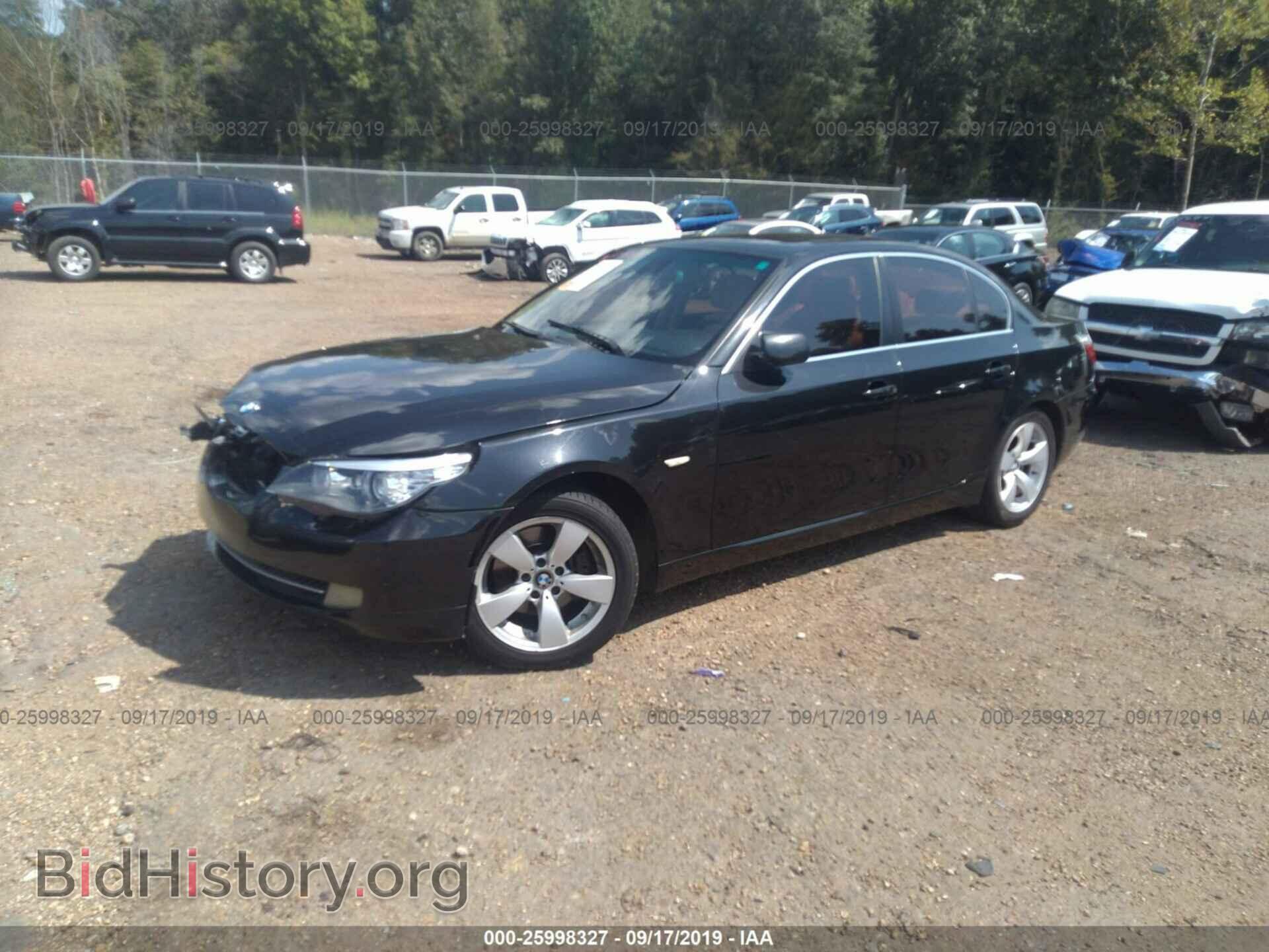 2008 BMW 528 - VIN: WBANU53508CT10137 - Фото 2
