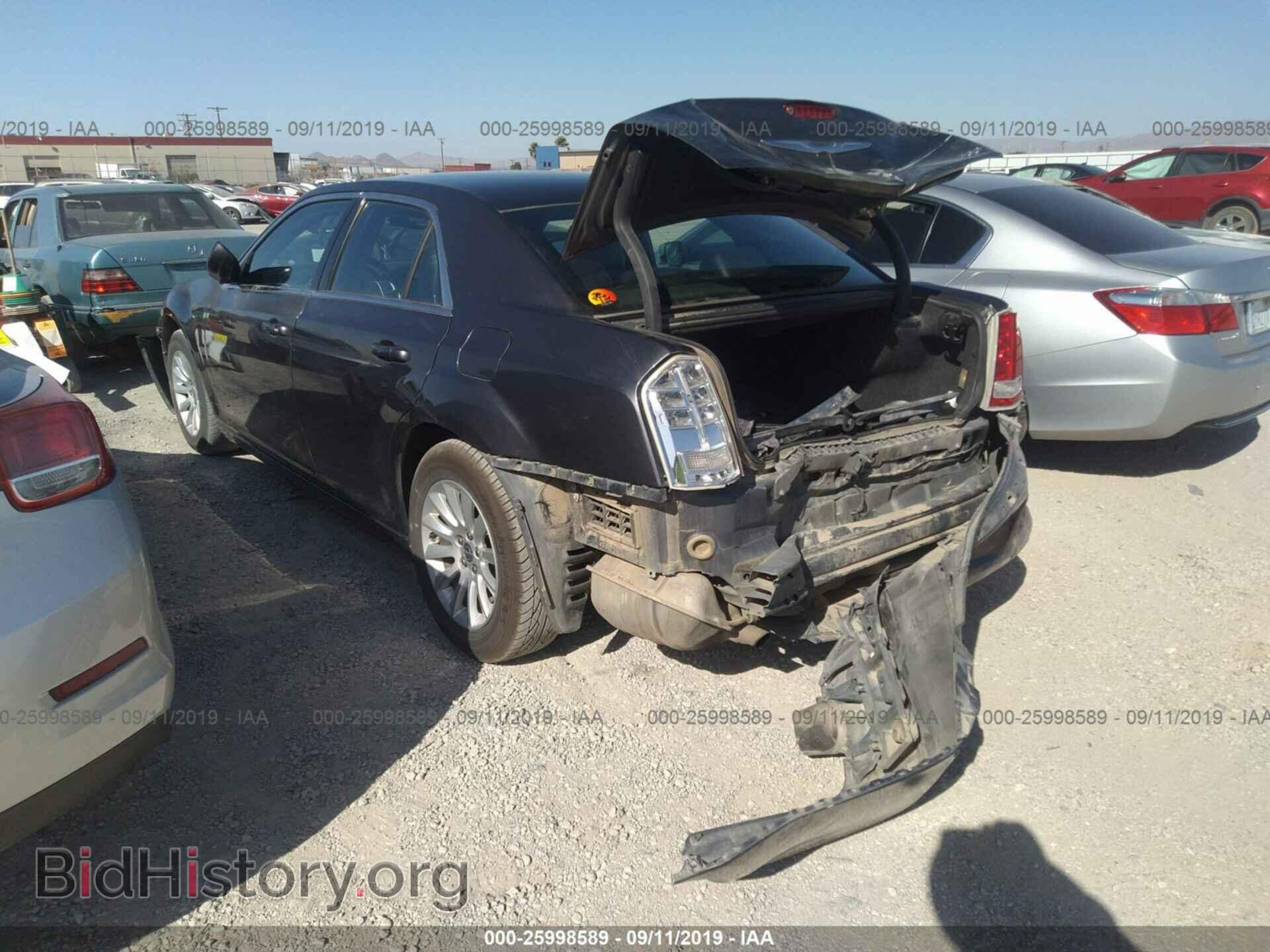 2013 CHRYSLER 300 - VIN: 2C3CCAAG4DH588349 - Фото 3