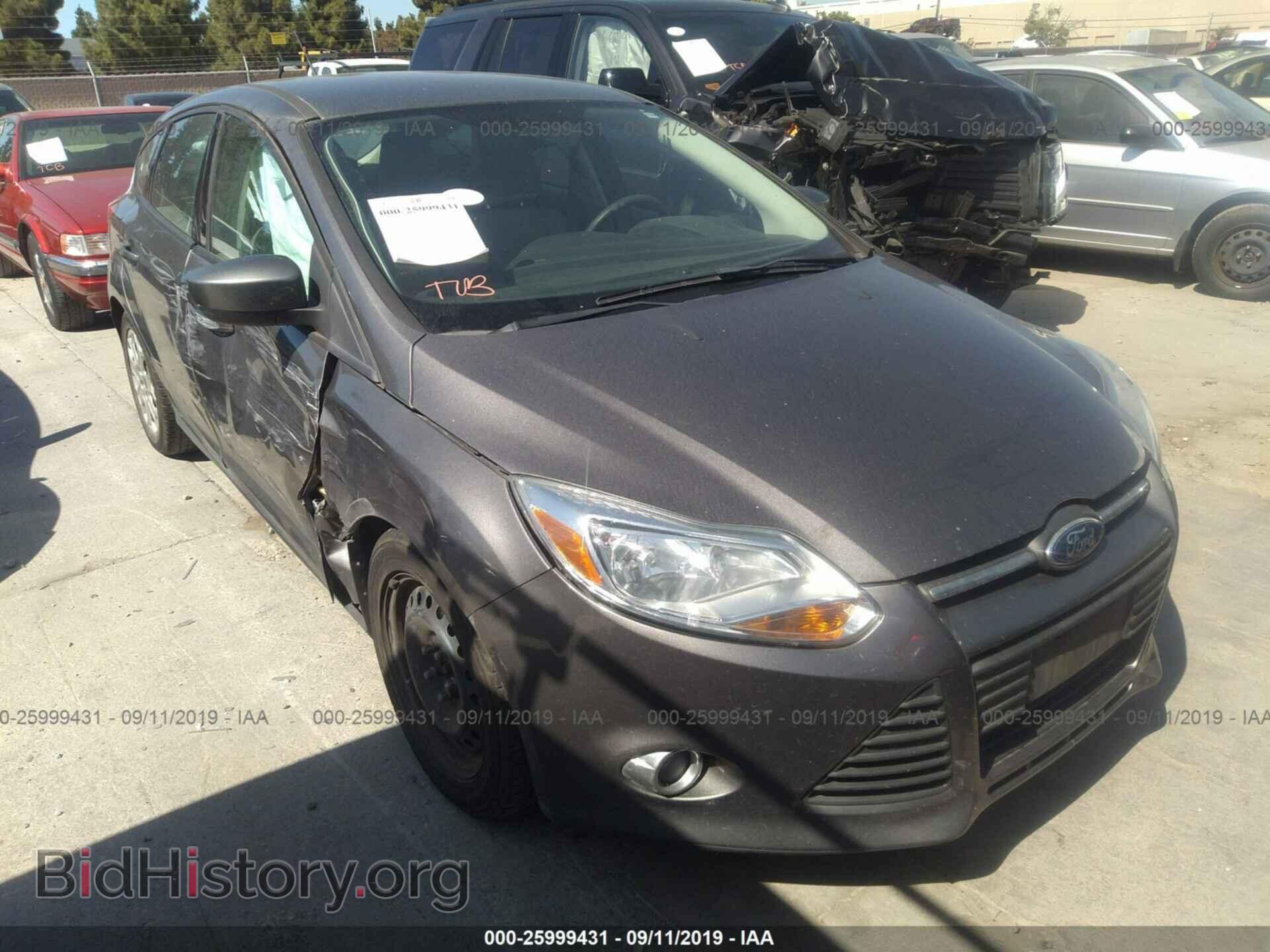 Photo 1FAHP3K28CL452804 - FORD FOCUS 2012