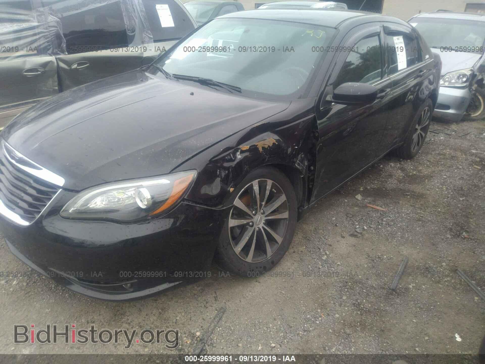 2013 CHRYSLER 200 - VIN: 1C3CCBBB5DN583919 - Фото 2