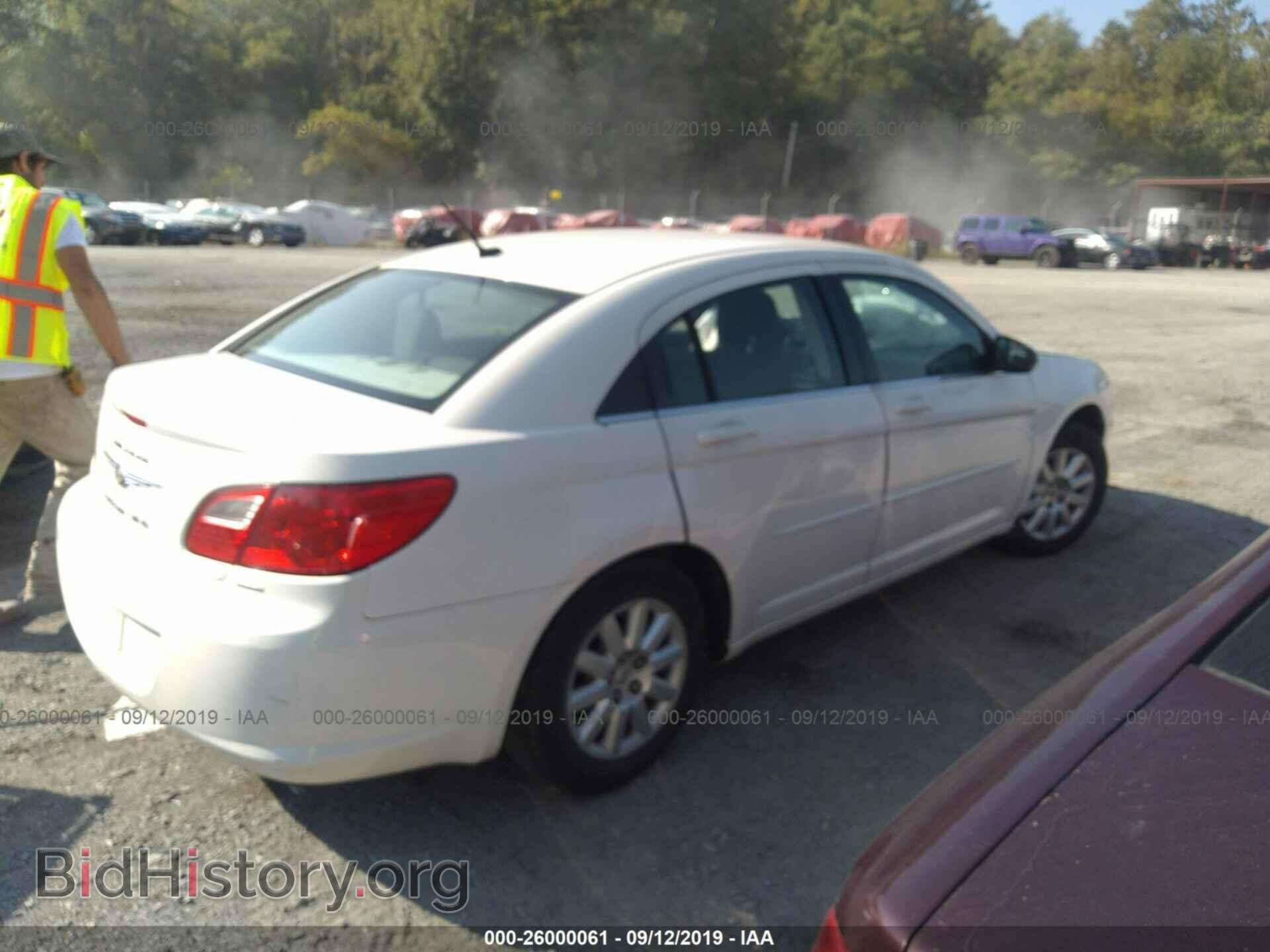 2010 CHRYSLER SEBRING - VIN: 1C3CC4FB0AN169450 - Фото 4