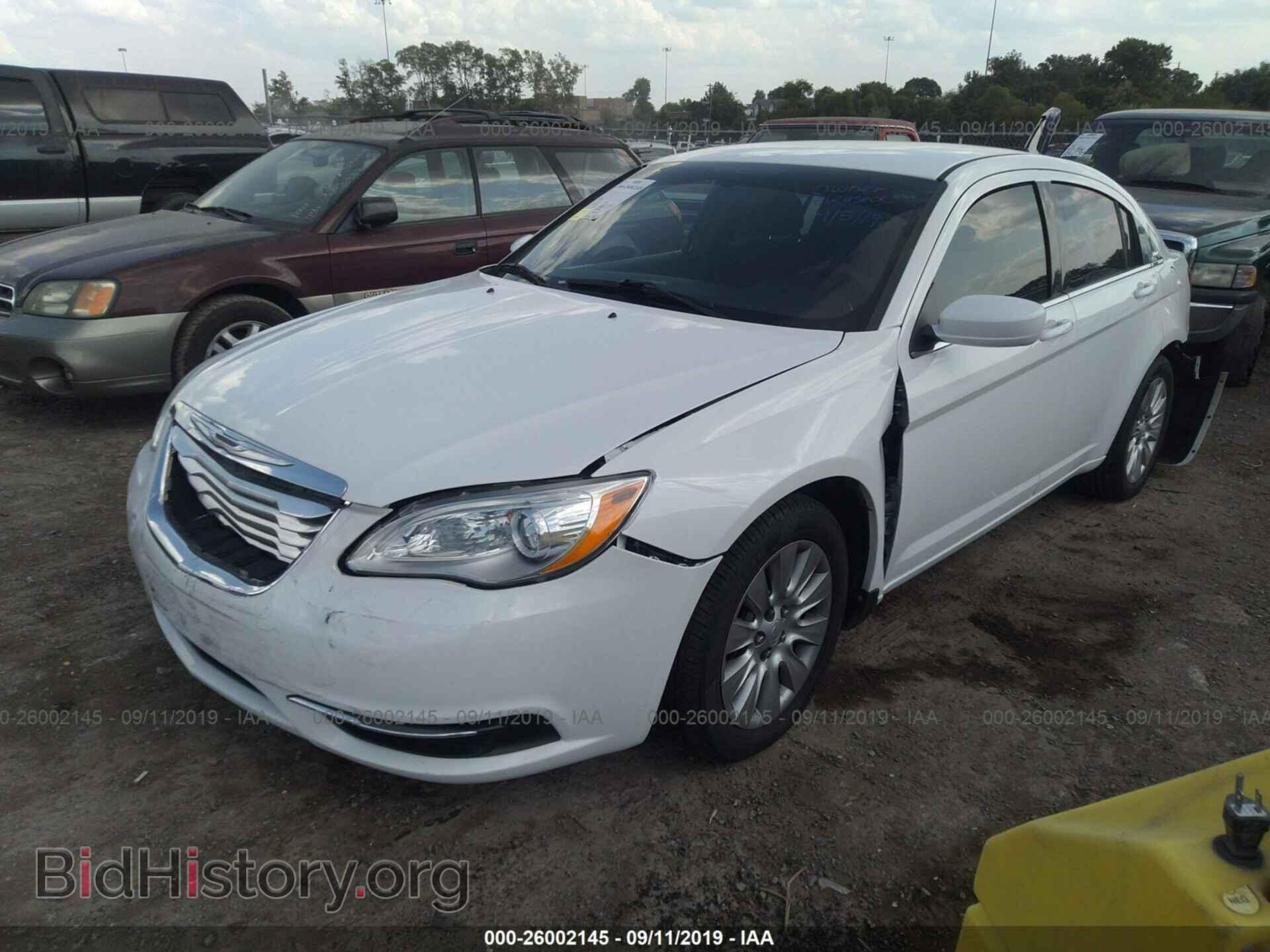 2013 CHRYSLER 200 - VIN: 1C3CCBAB3DN606552 - Фото 2