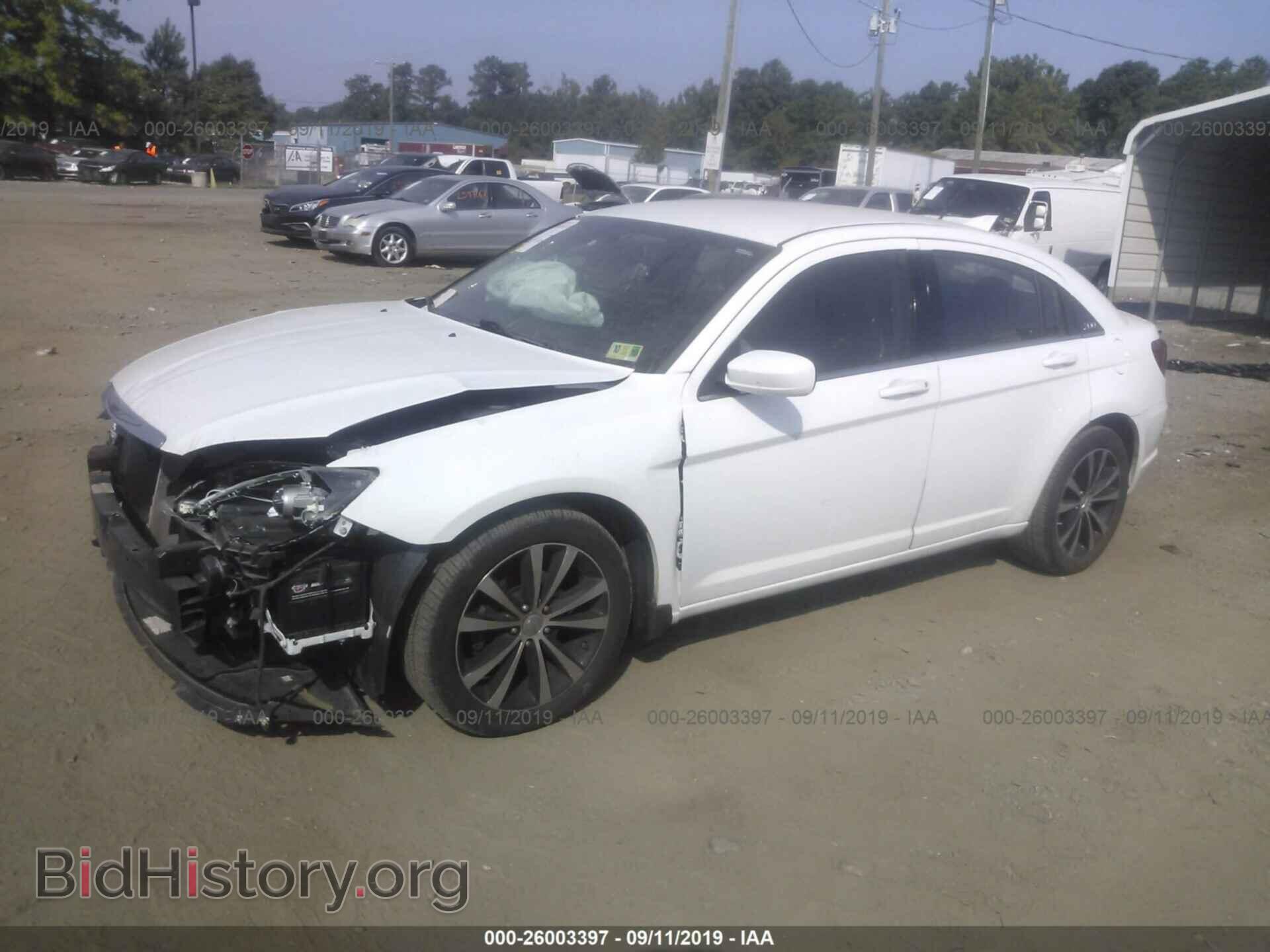 2014 CHRYSLER 200 - VIN: 1C3CCBCG7EN158908 - Фото 2