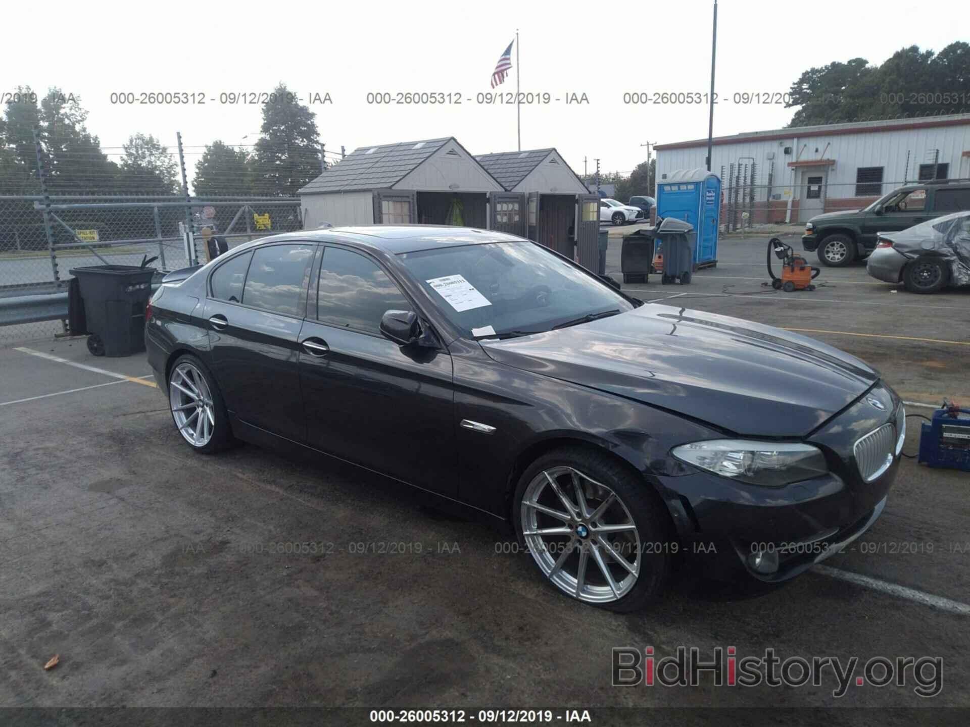 Photo WBAFR9C56BC270599 - BMW 550 2011