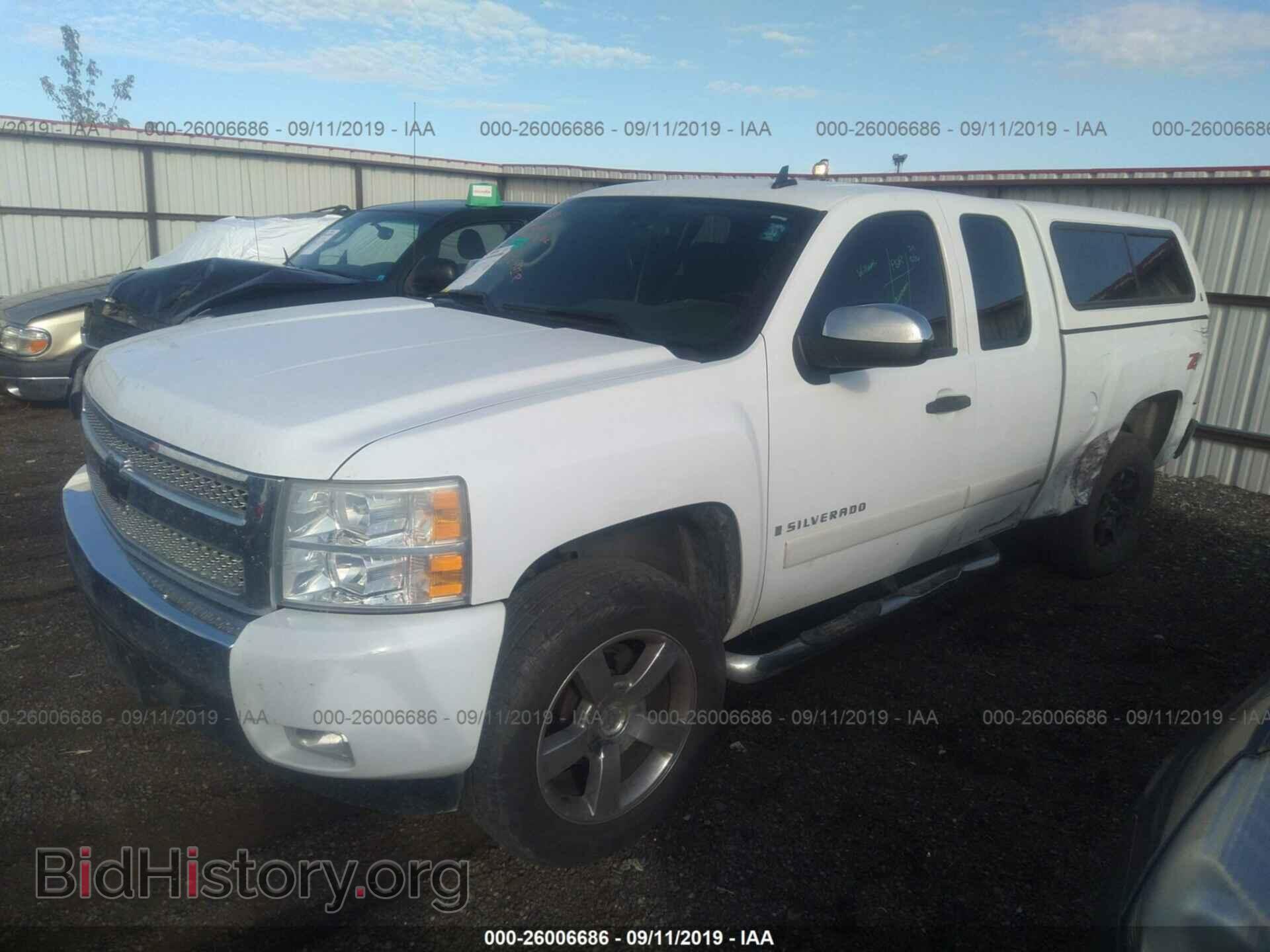 2007 CHEVROLET SILVERADO - VIN: 2GCEK19C871638840 - Фото 2