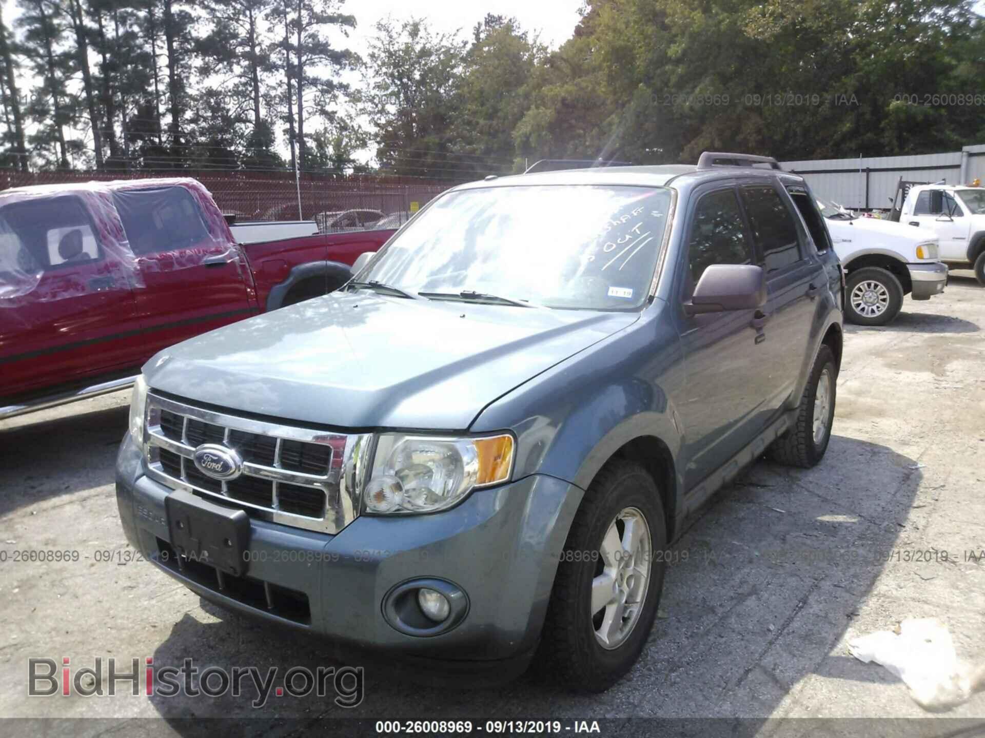 2011 FORD ESCAPE - VIN: 1FMCU9D73BKA21912 - Фото 2