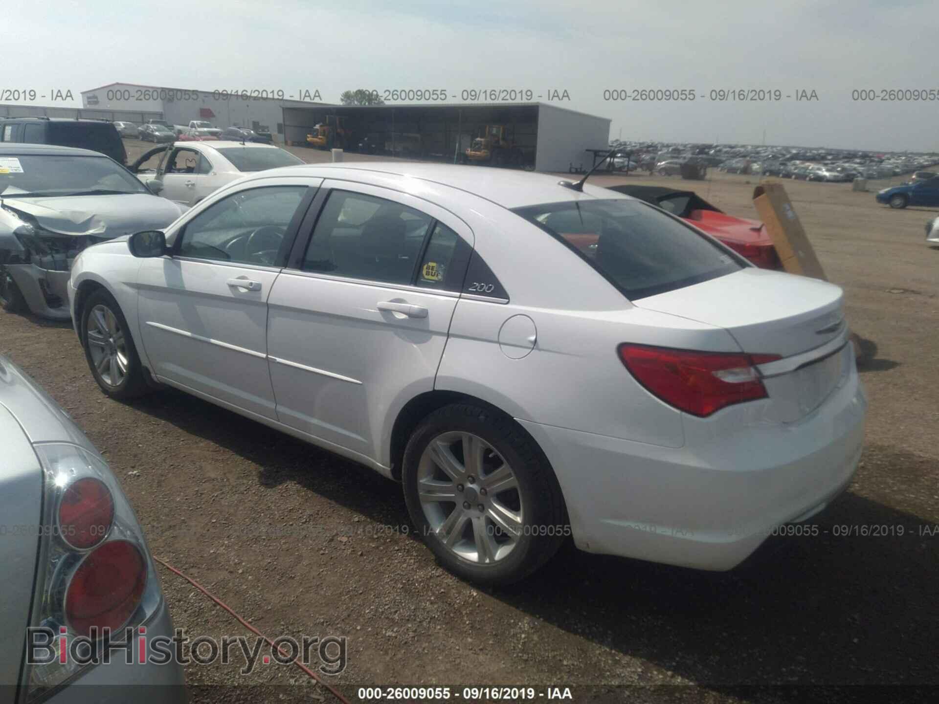 2013 CHRYSLER 200 - VIN: 1C3CCBBB2DN732190 - Фото 3