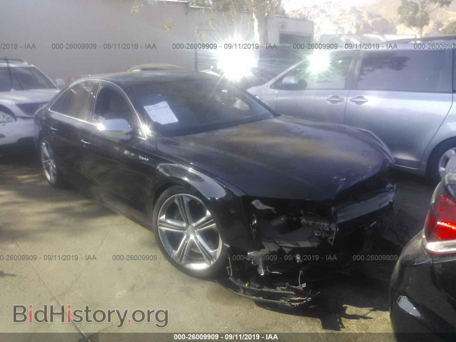 Photo WAUD2AFD1DN011154 - AUDI S8 2013