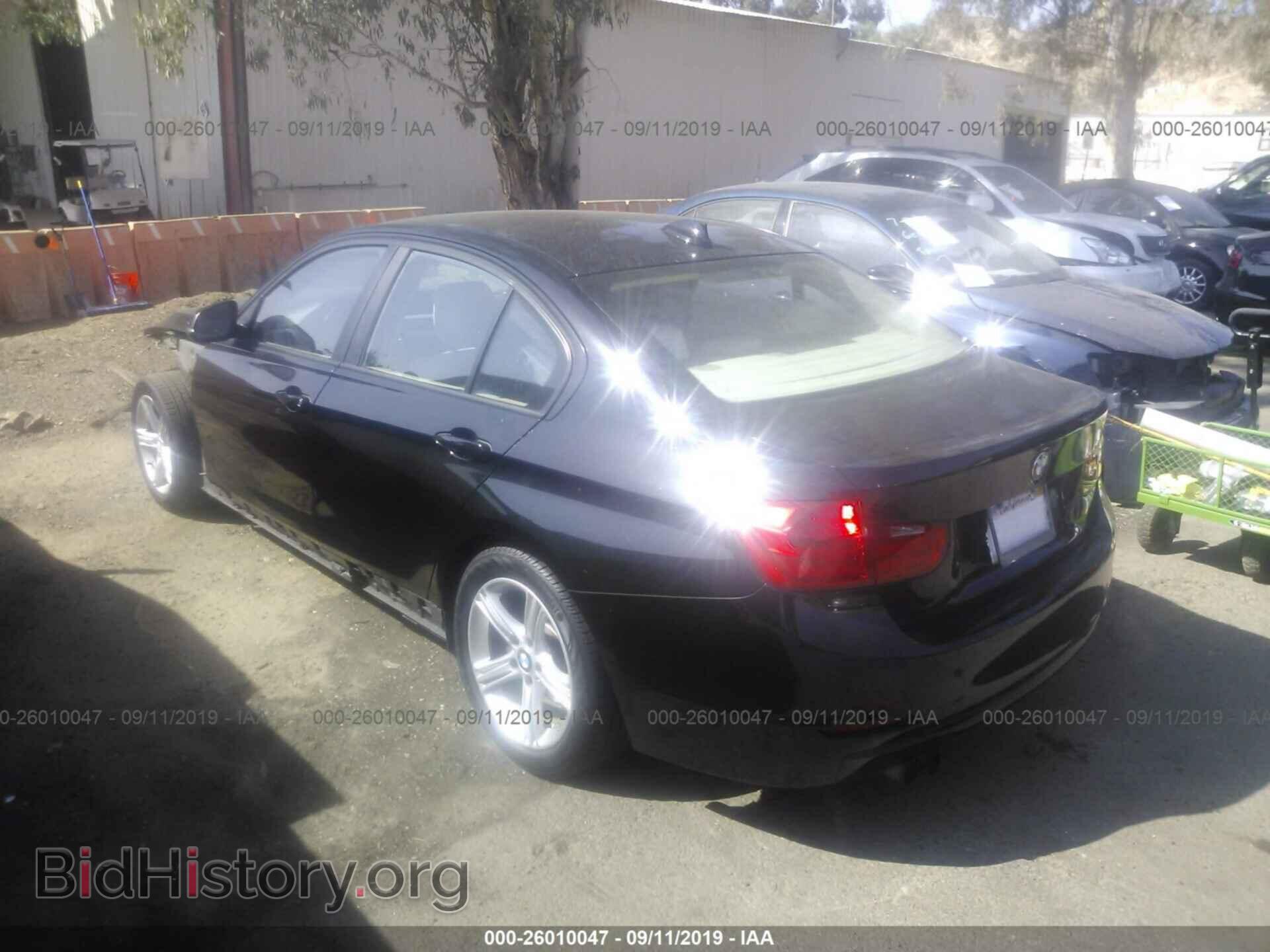 2012 BMW 328 - VIN: WBA3A5C58CF342437 - Фото 3