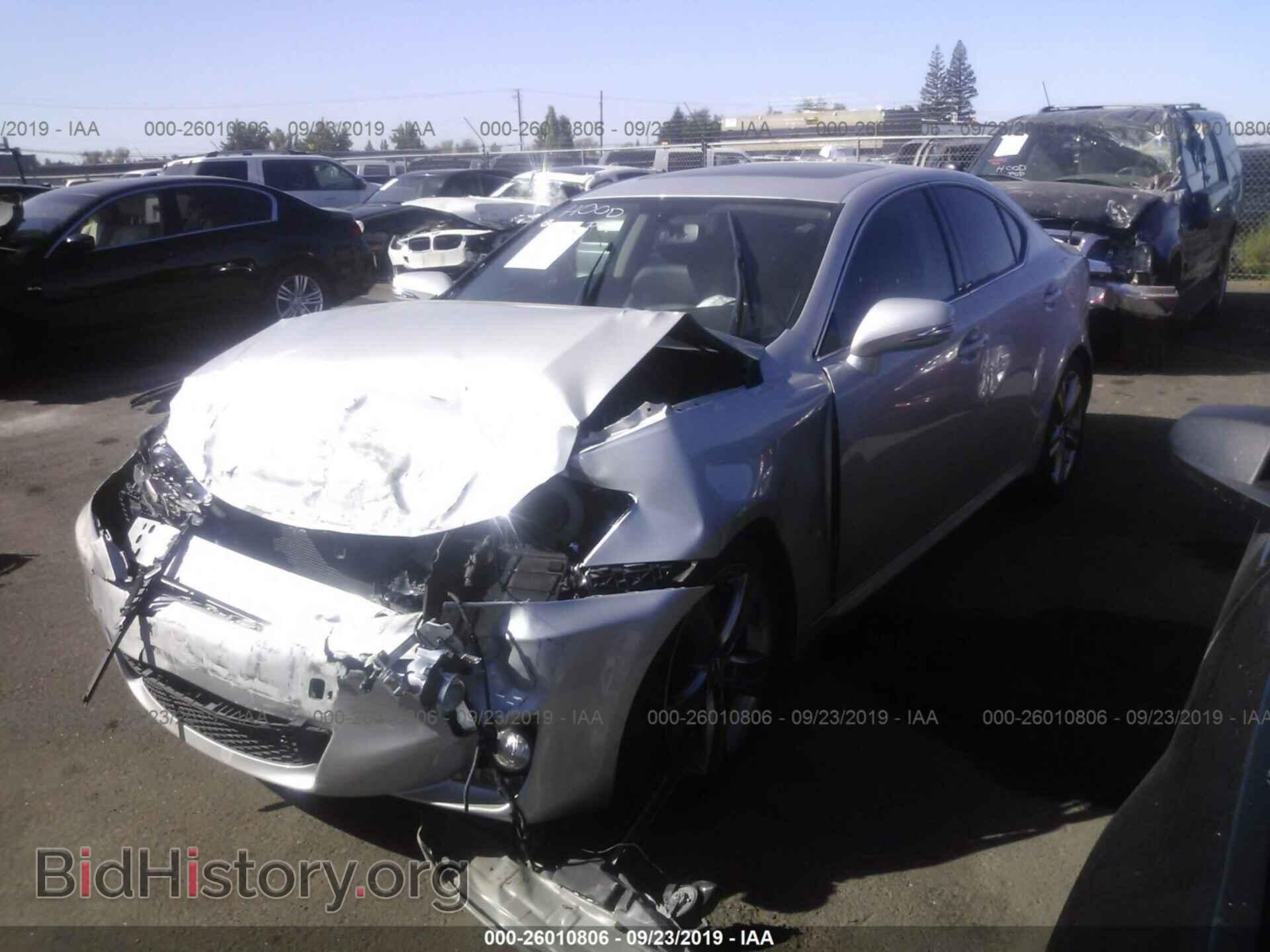 2011 LEXUS IS - VIN: JTHBF5C24B5153020 - Photo 2