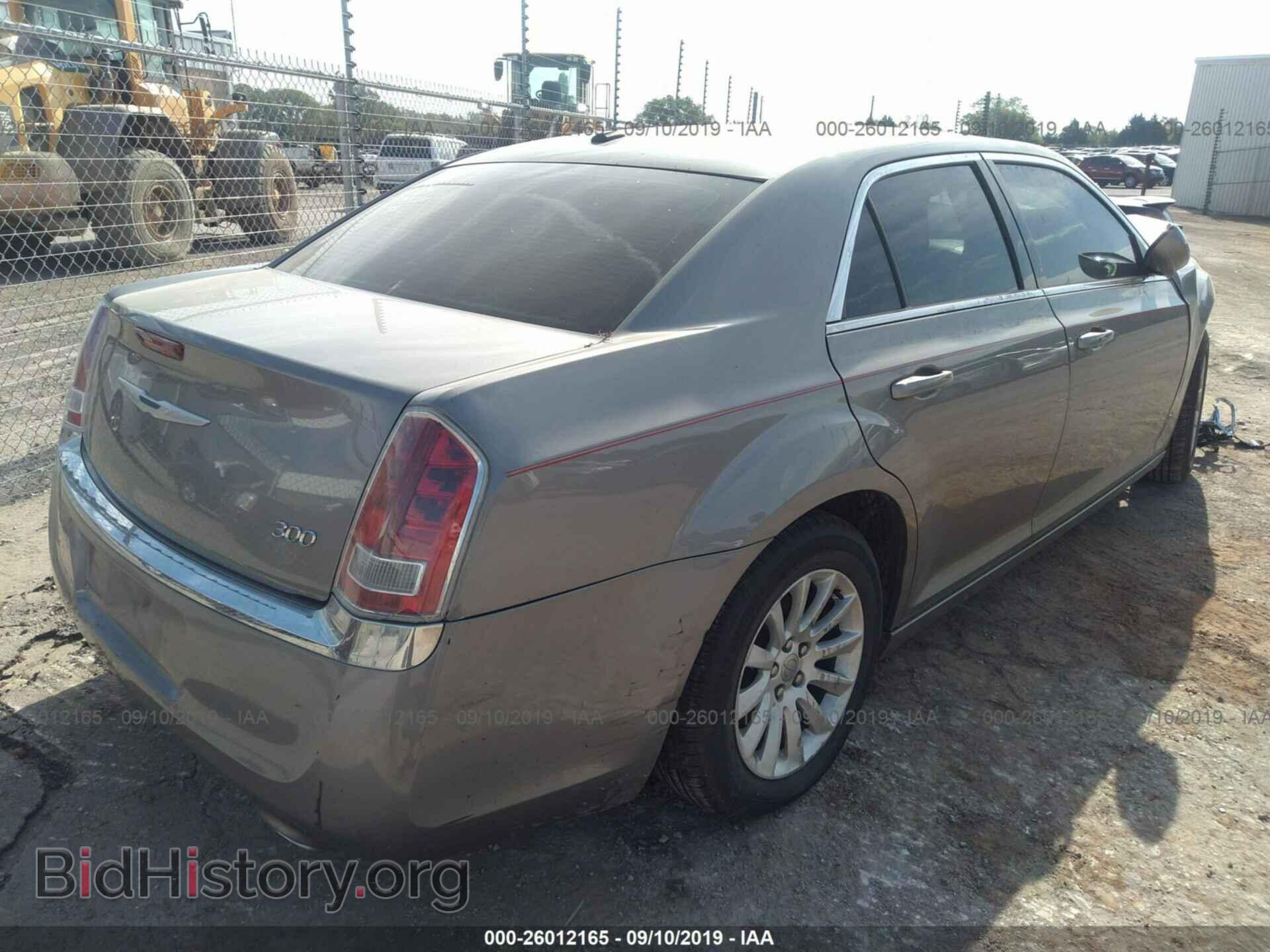 2014 CHRYSLER 300 - VIN: 2C3CCAAG7EH163130 - Фото 4