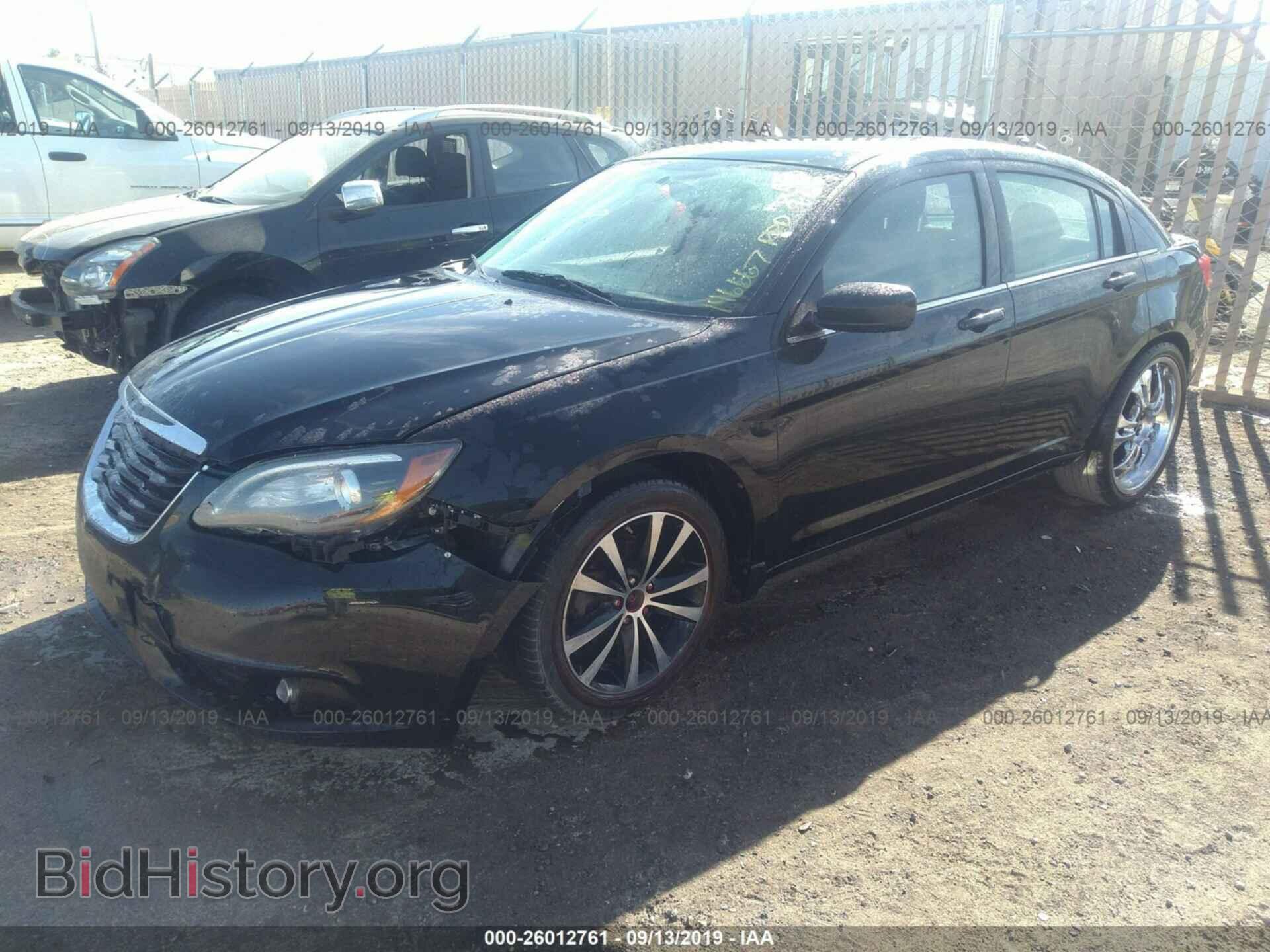 2013 CHRYSLER 200 - VIN: 1C3CCBBB5DN597240 - Фото 2