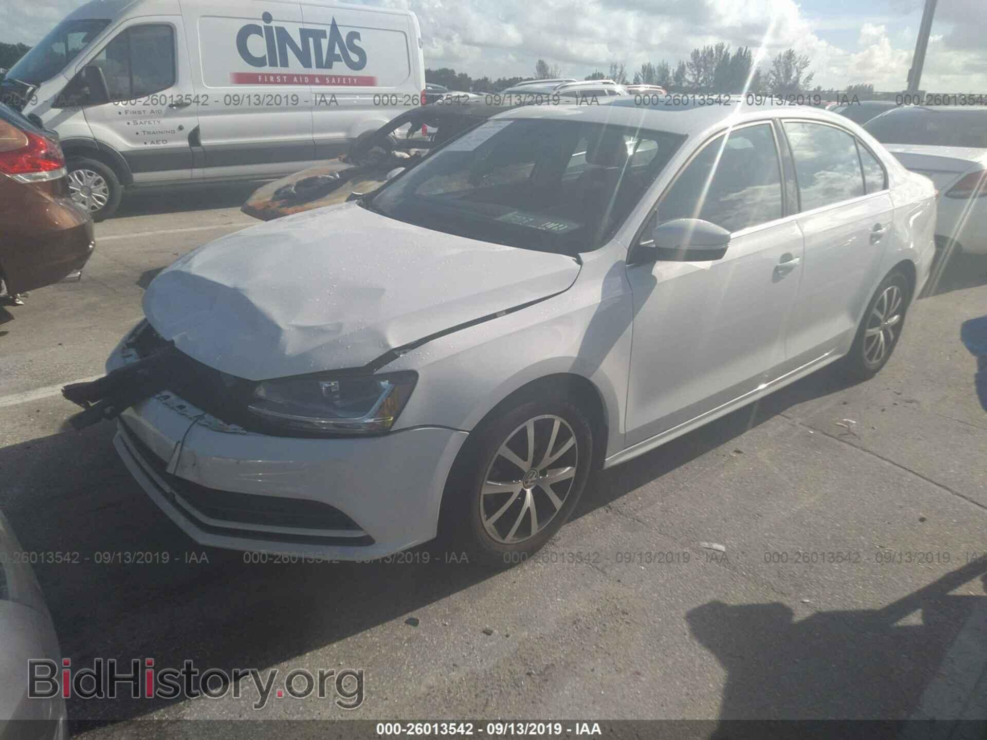 2017 VOLKSWAGEN JETTA - VIN: 3VWB67AJ1HM319100 - Photo 2