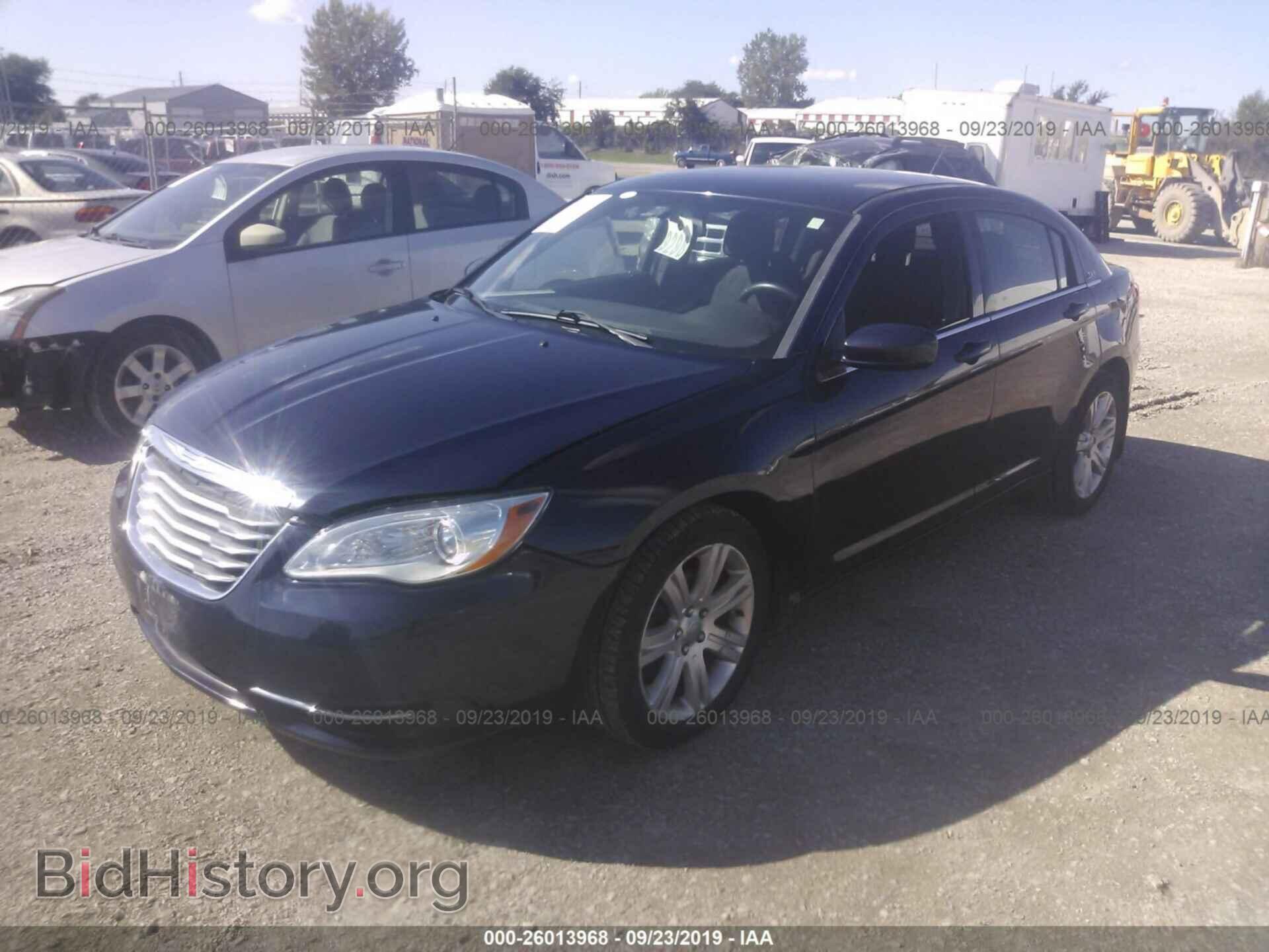 2013 CHRYSLER 200 - VIN: 1C3CCBBG7DN532773 - Фото 2