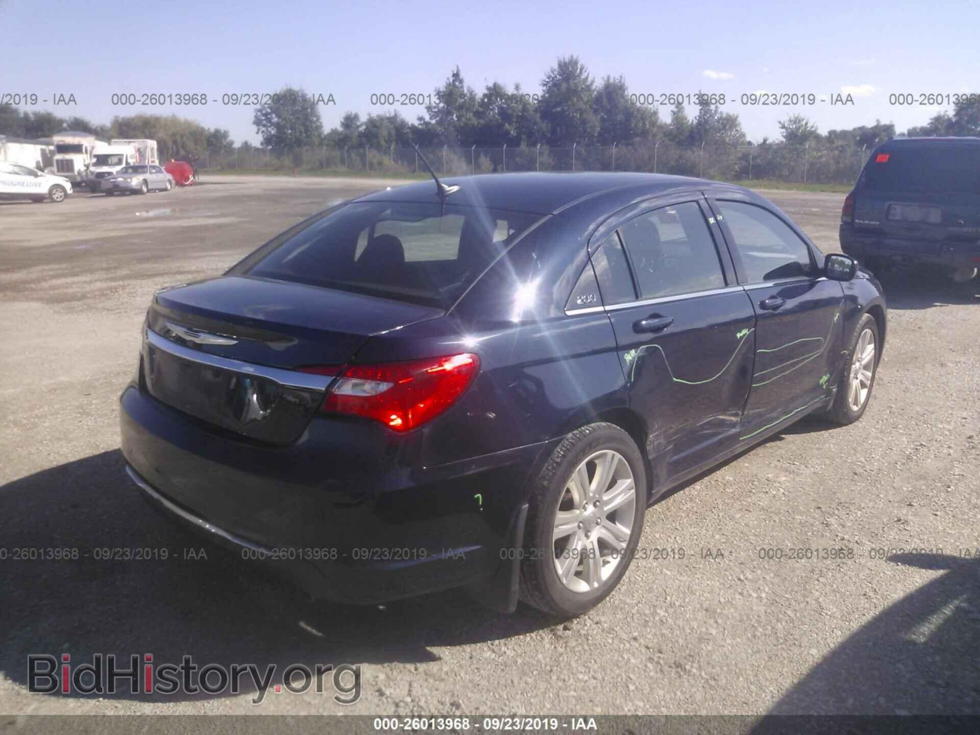 2013 CHRYSLER 200 - VIN: 1C3CCBBG7DN532773 - Фото 4