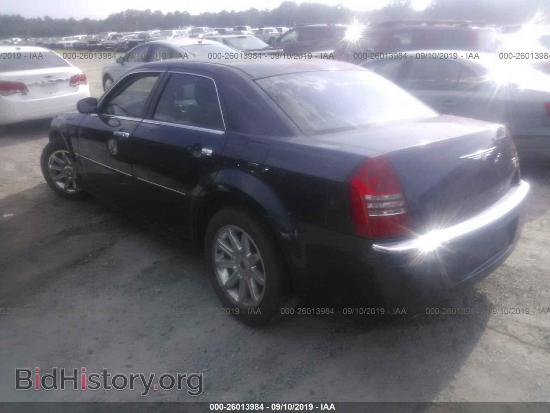 2005 CHRYSLER 300C - VIN: 2C3AA63H75H520158 - Фото 3