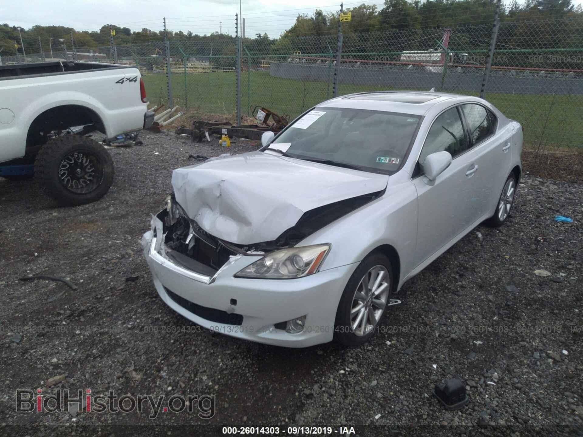 2010 LEXUS IS - VIN: JTHCF5C21A5043853 - Фото 2