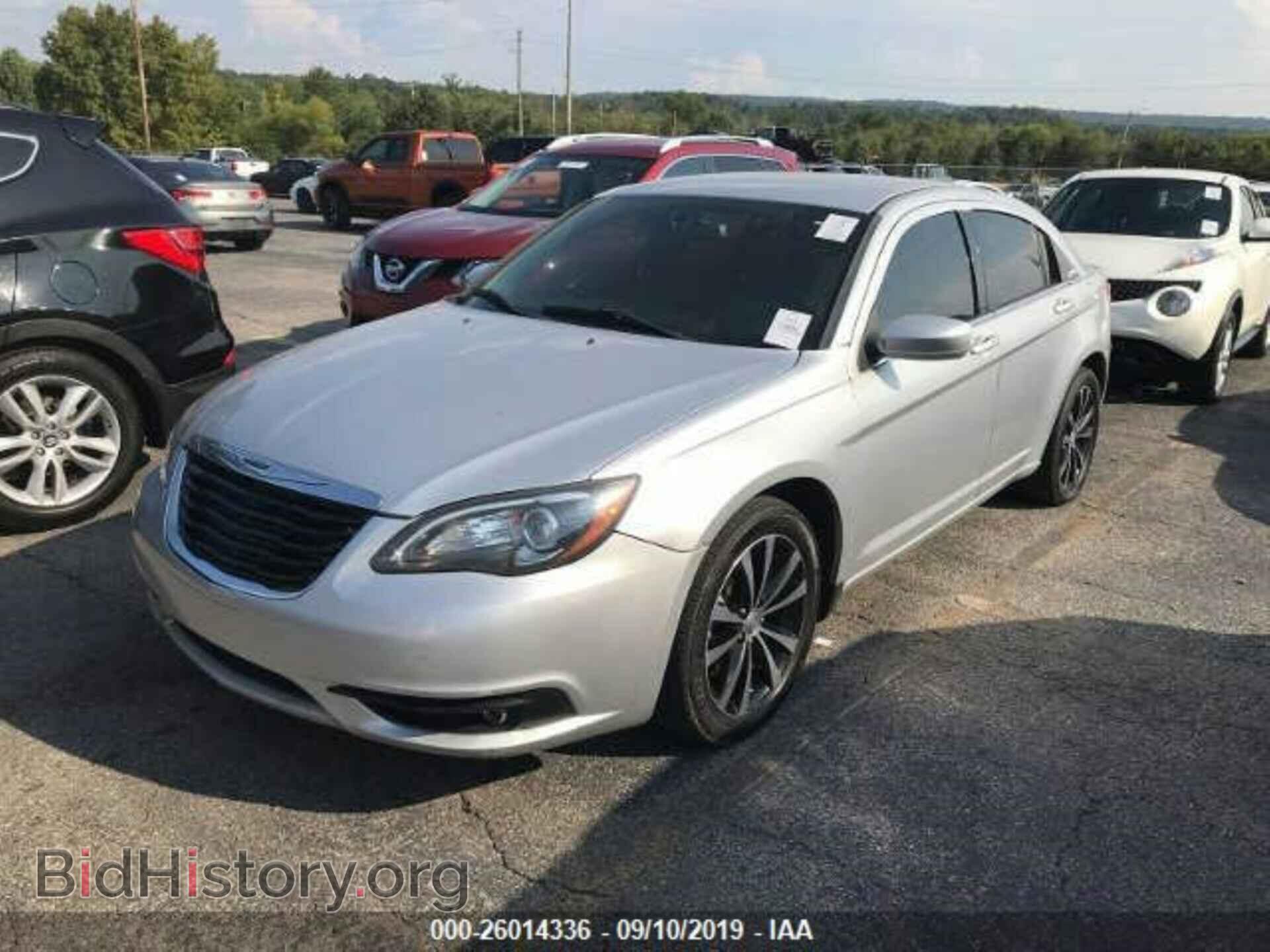2012 CHRYSLER 200 - VIN: 1C3CCBBG0CN250411 - Фото 2