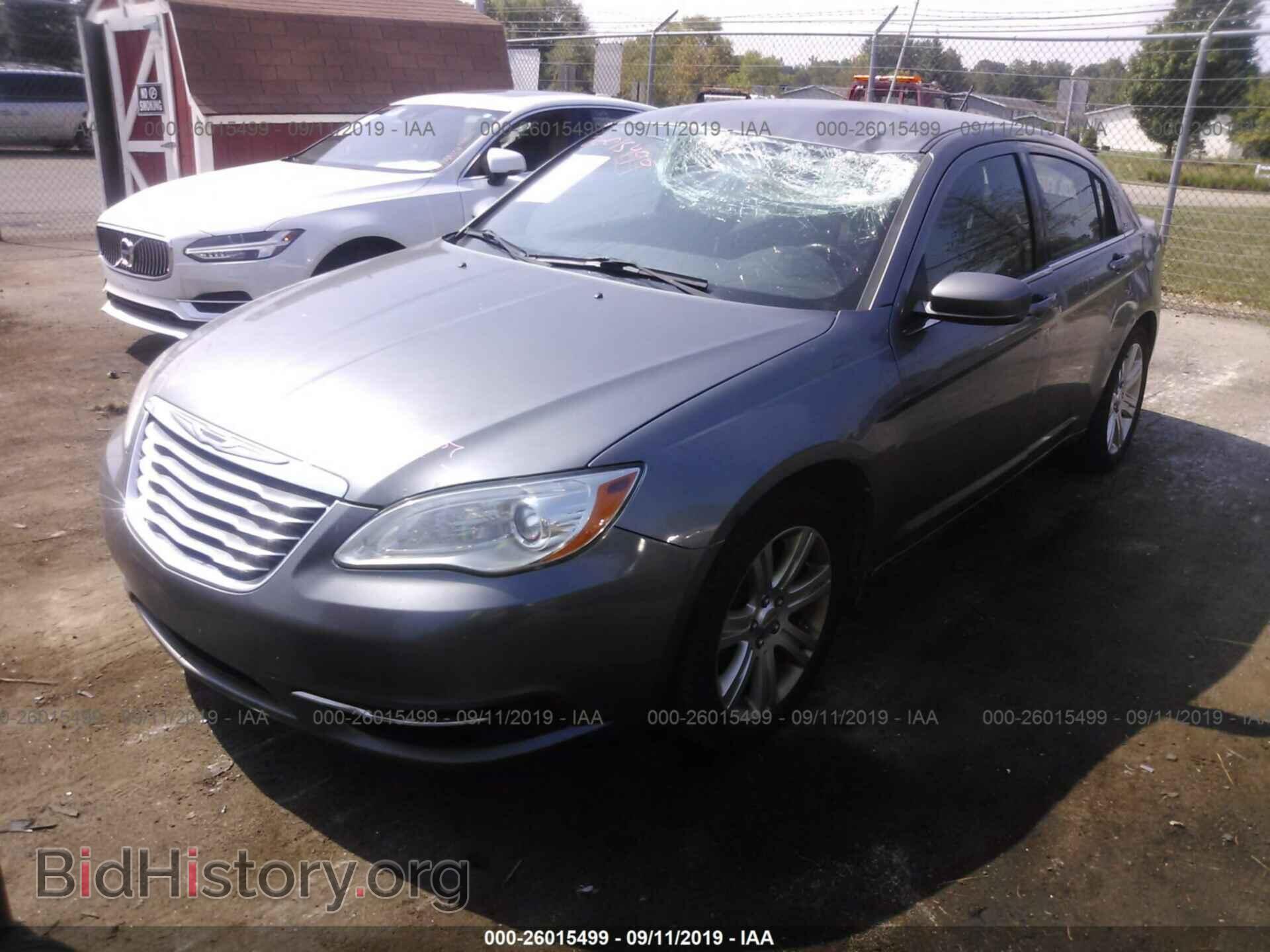 2011 CHRYSLER 200 - VIN: 1C3BC1FB7BN610129 - Photo 2