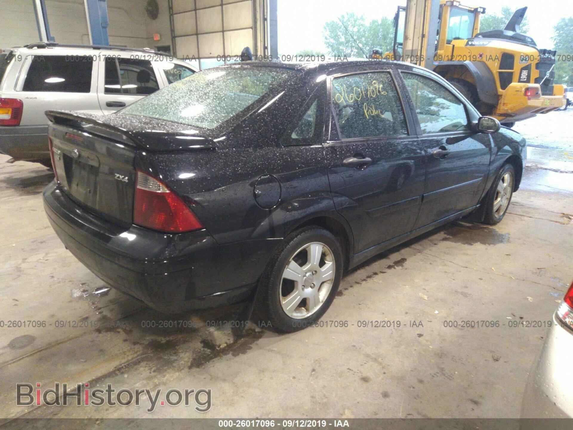 2005 FORD FOCUS - VIN: 1FAFP34N95W307061 - Фото 4