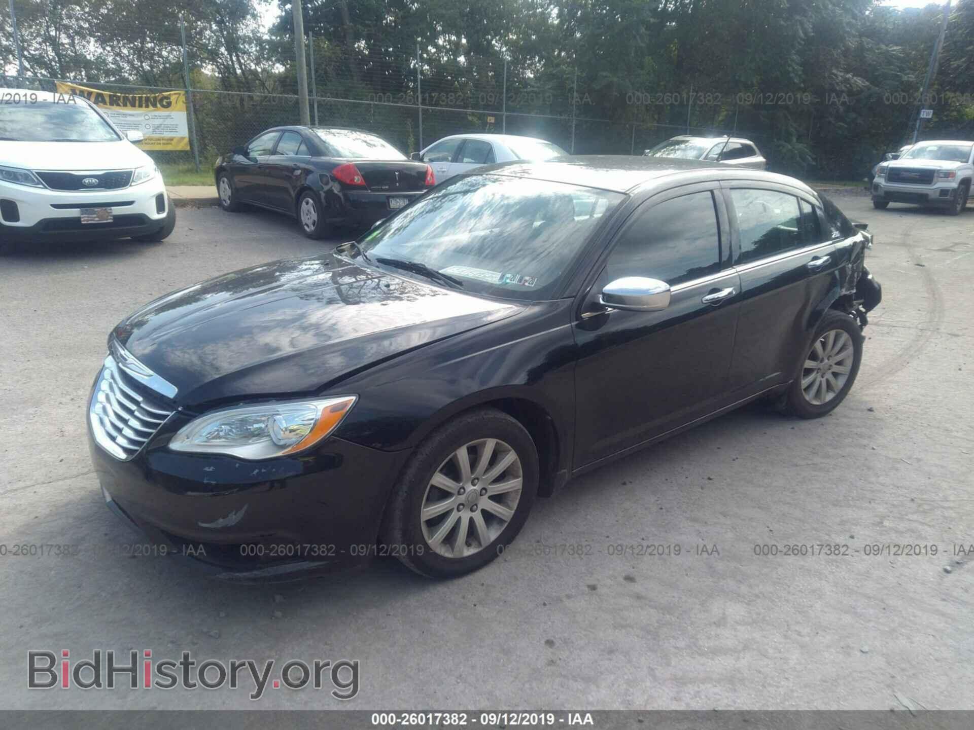 2013 CHRYSLER 200 - VIN: 1C3CCBCG5DN657284 - Фото 2