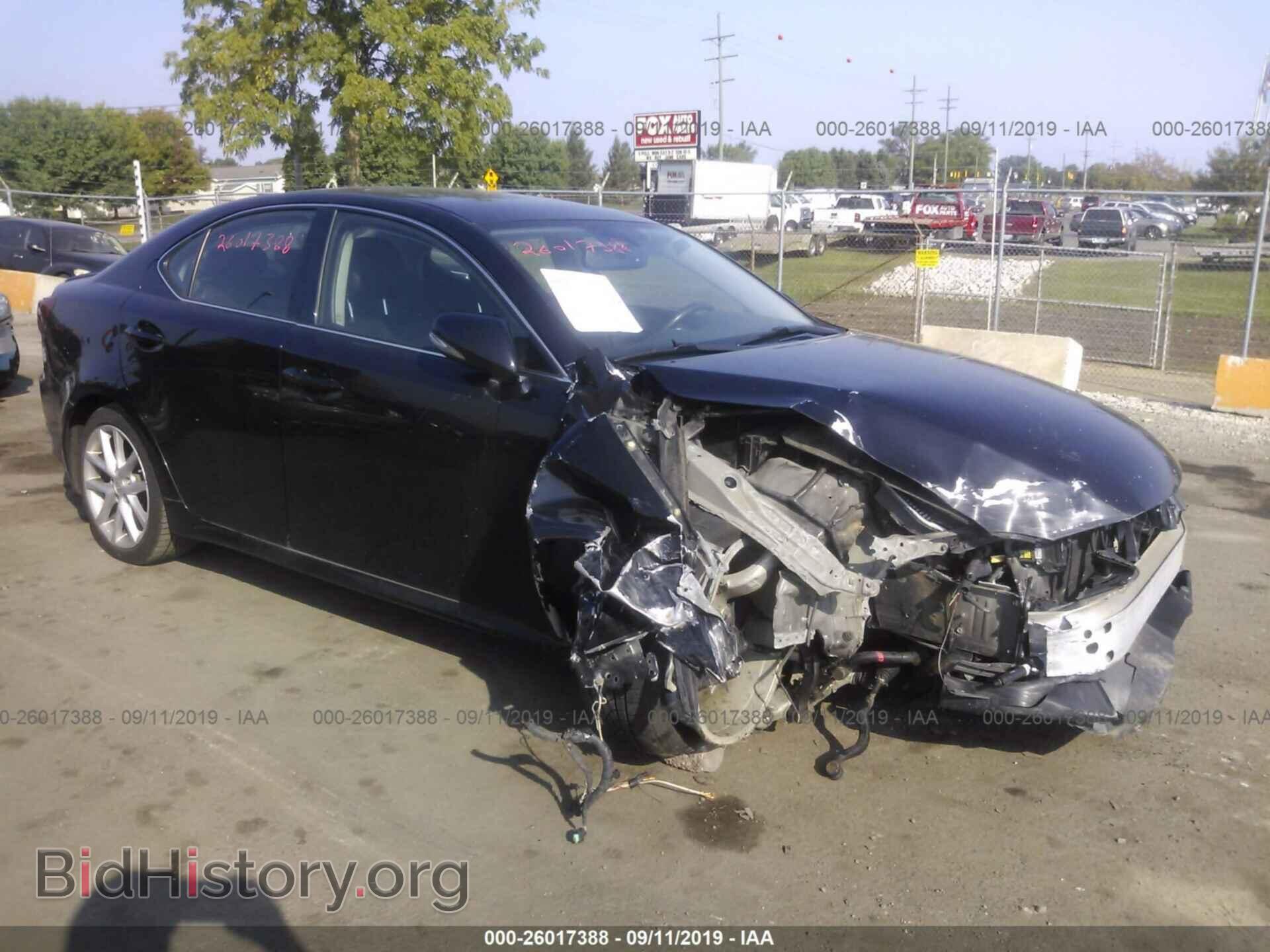 Фотография JTHCE5C21B5000571 - LEXUS IS 2011