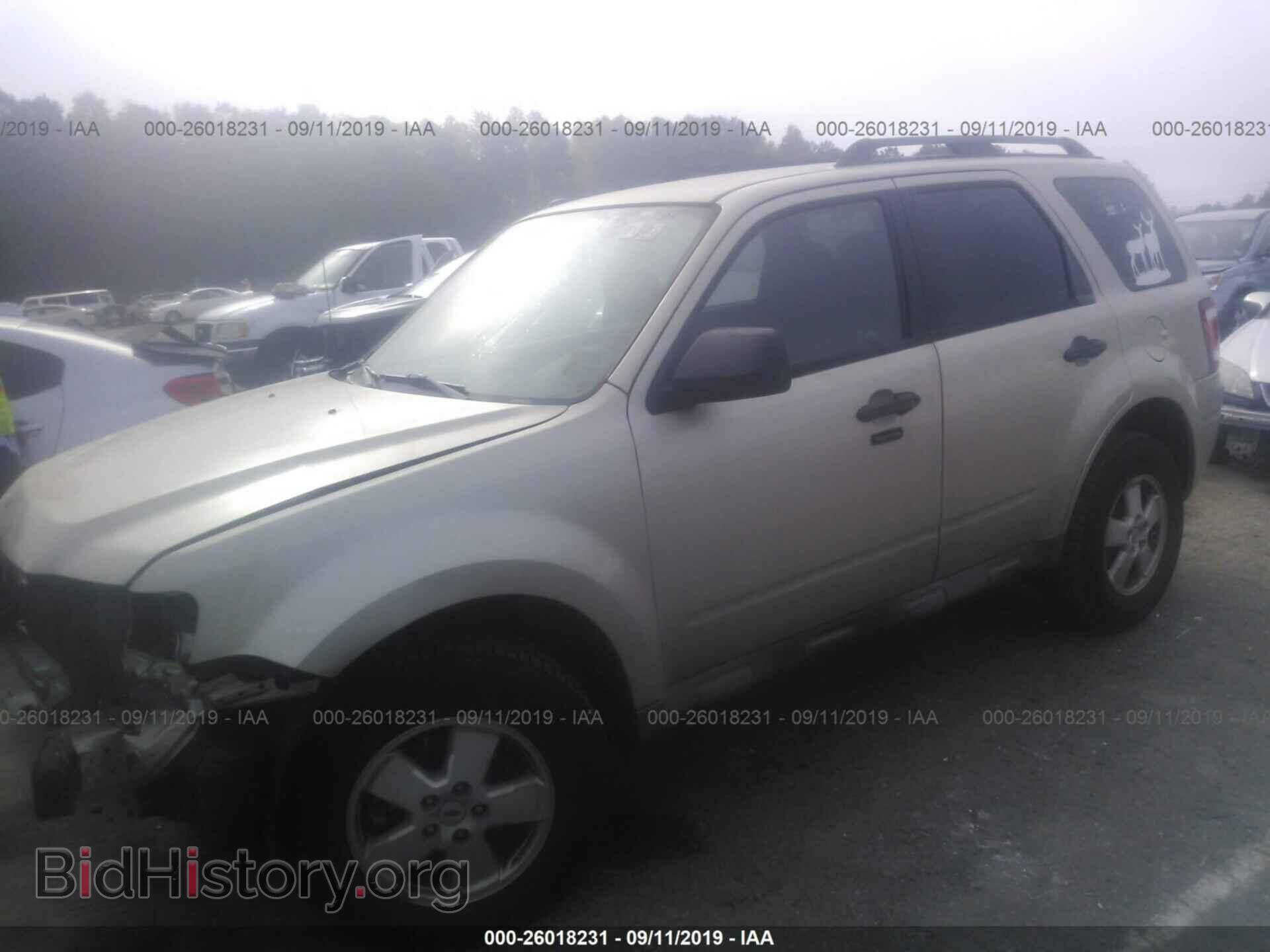 2011 FORD ESCAPE - VIN: 1FMCU0D79BKB70028 - Photo 2