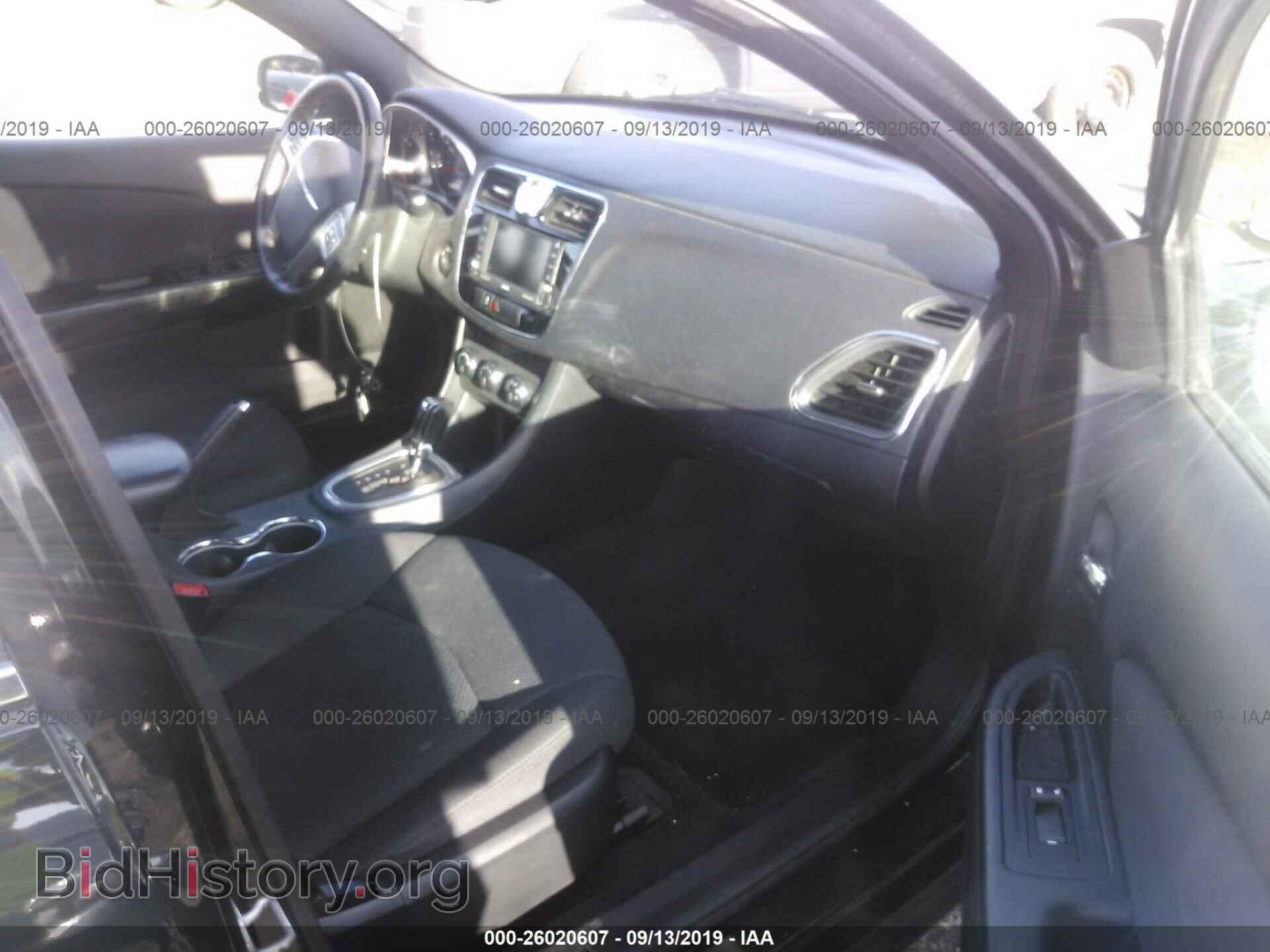 2011 CHRYSLER 200 - VIN: 1C3BC1FG8BN602892 - Фото 5
