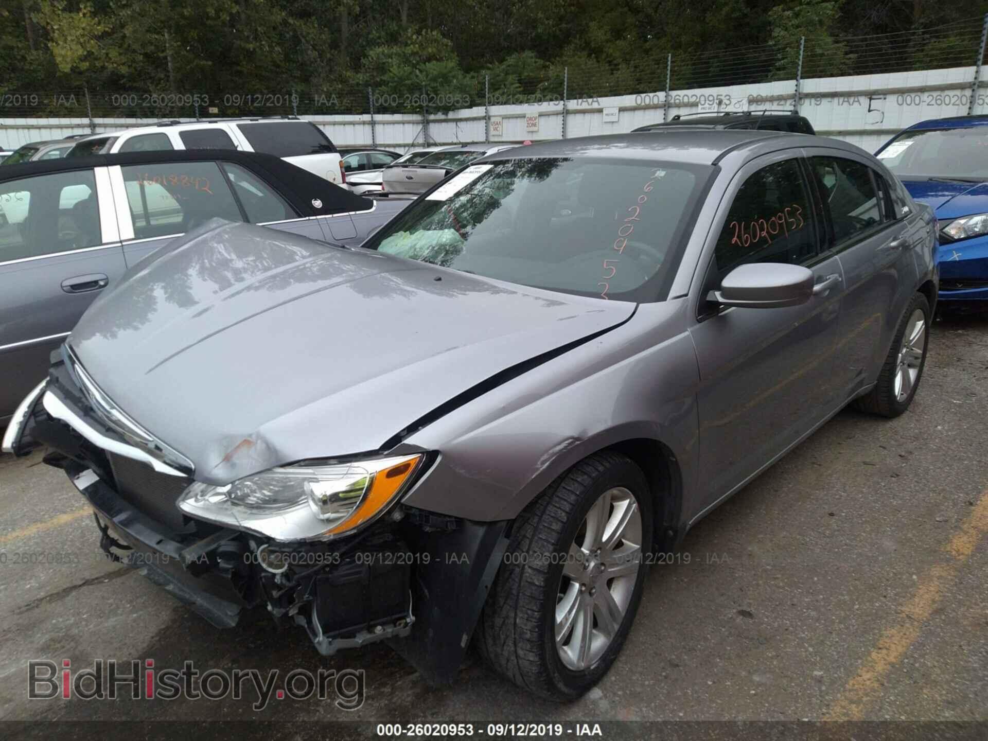 2013 CHRYSLER 200 - VIN: 1C3CCBBB9DN567755 - Photo 2