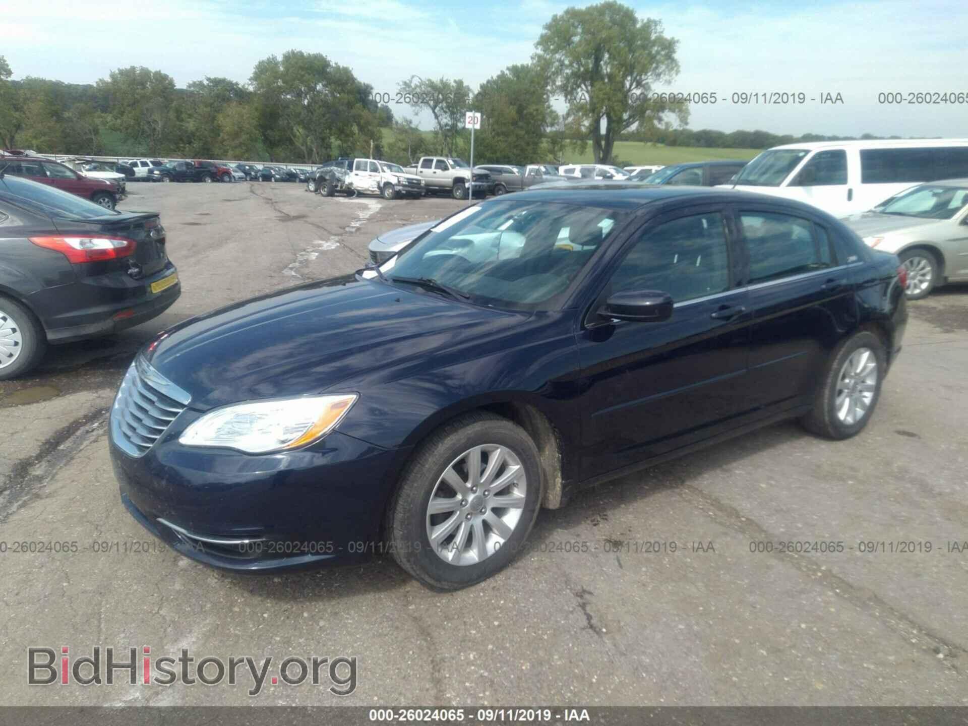 2014 CHRYSLER 200 - VIN: 1C3CCBBG8EN194804 - Фото 2