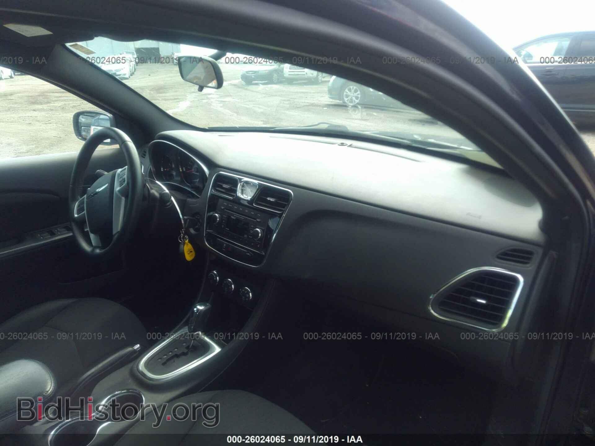 2014 CHRYSLER 200 - VIN: 1C3CCBBG8EN194804 - Фото 5