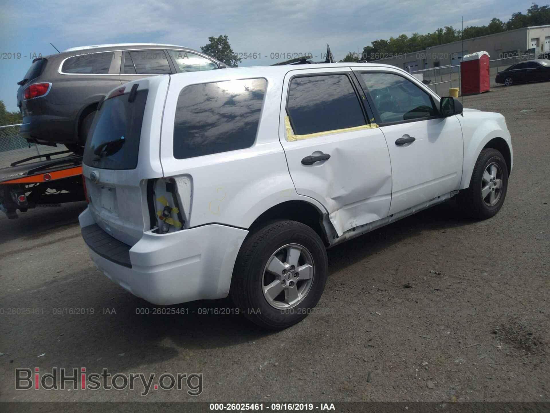 2011 FORD ESCAPE - VIN: 1FMCU0C72BKB36210 - Photo 4