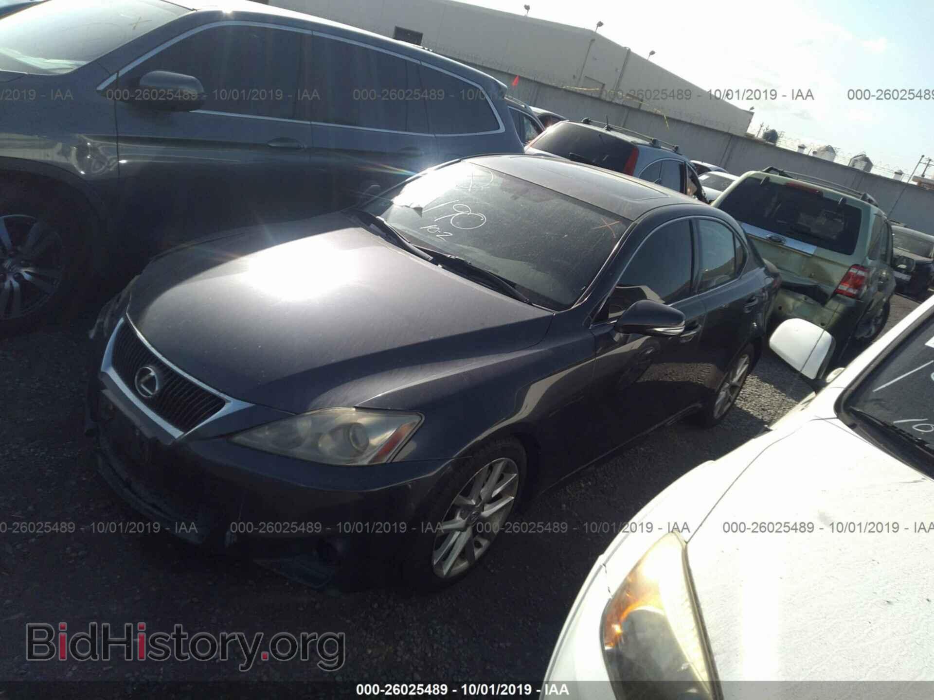 2011 LEXUS IS - VIN: JTHBF5C27B5134820 - Фото 2