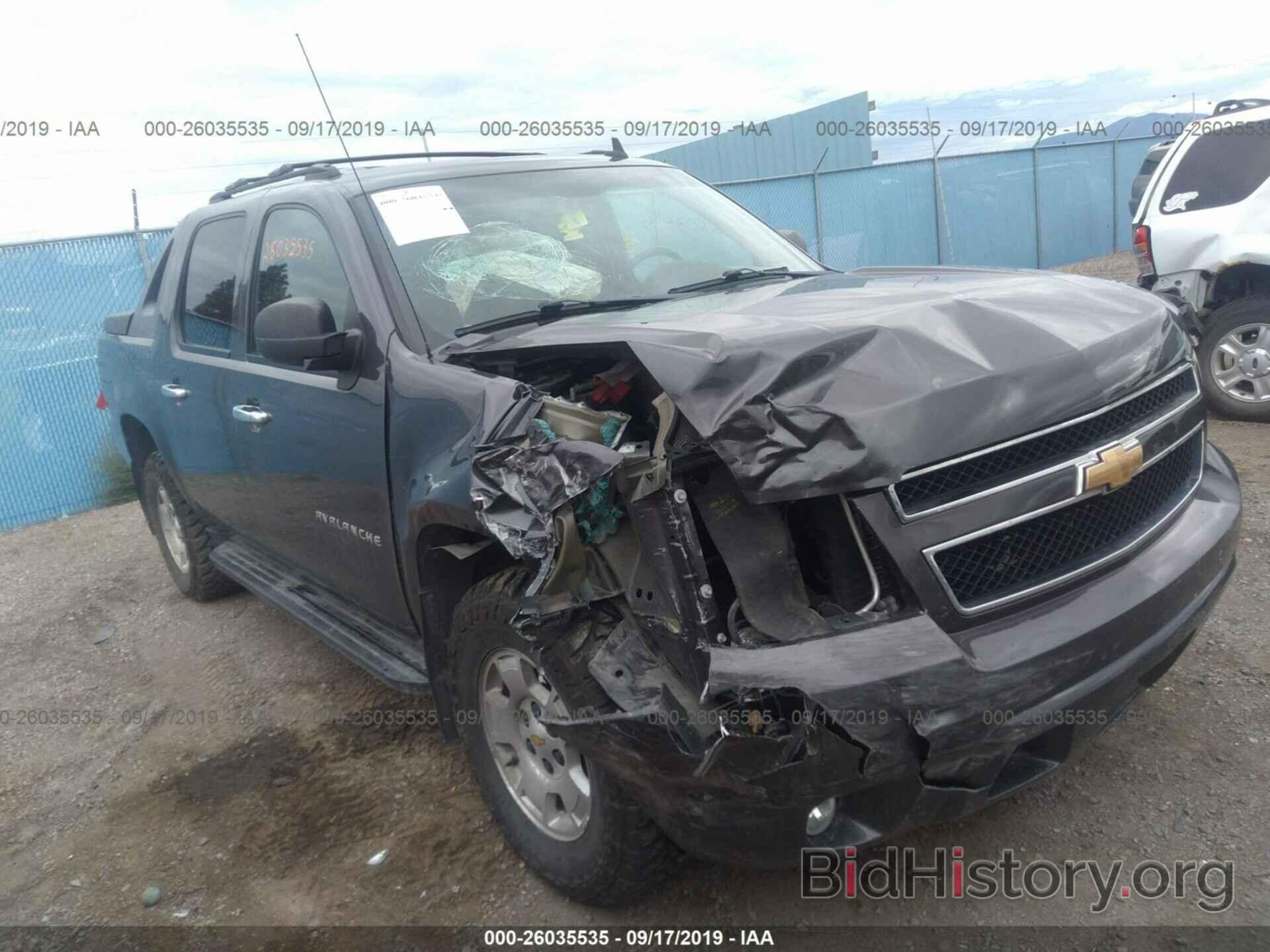 Photo 3GNVKEE06AG300071 - CHEVROLET AVALANCHE 2010