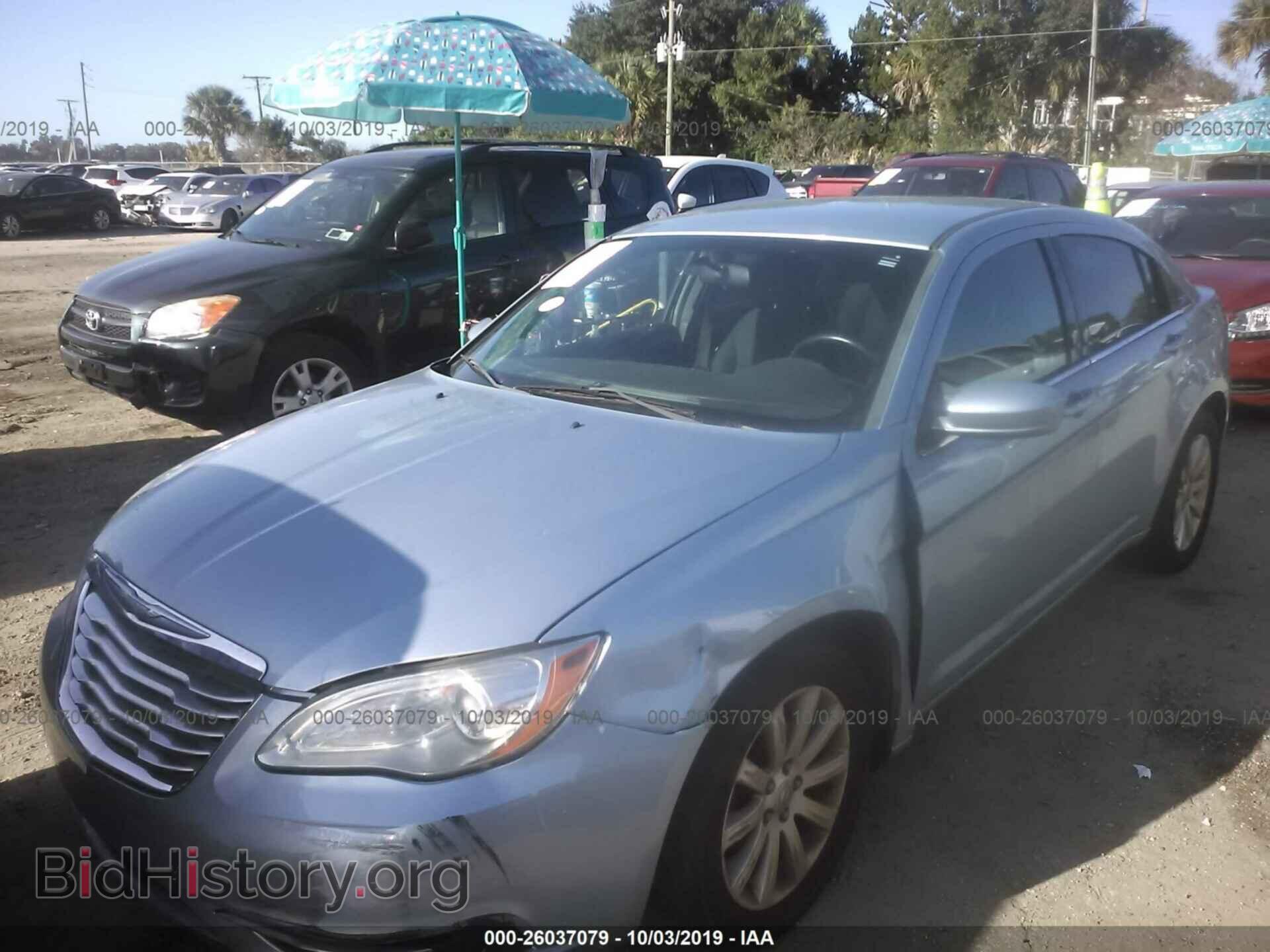 2013 CHRYSLER 200 - VIN: 1C3CCBBB8DN573756 - Фото 2