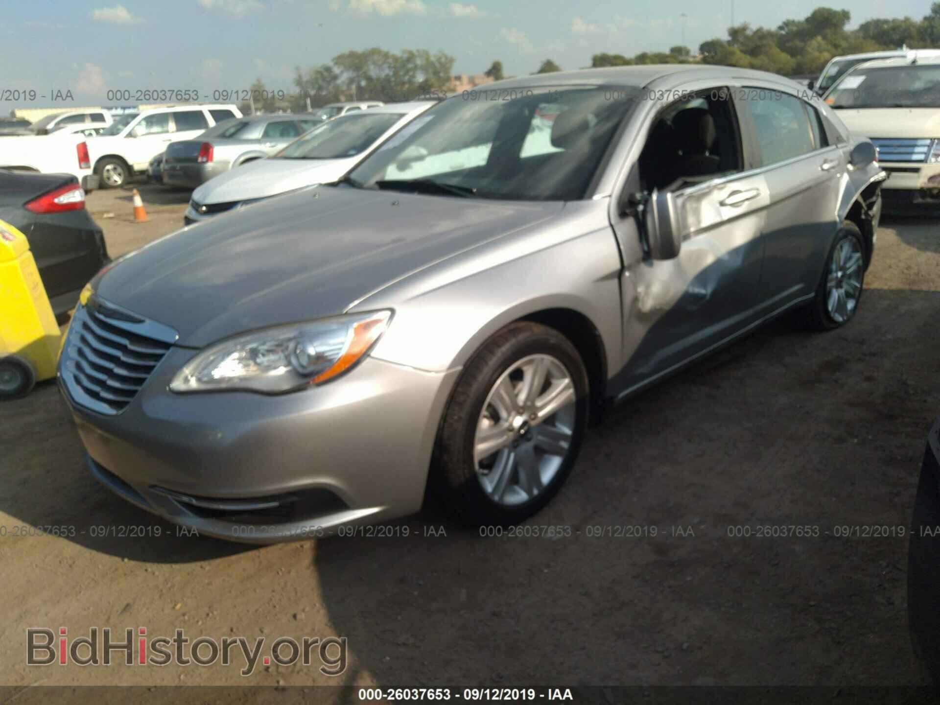 2013 CHRYSLER 200 - VIN: 1C3CCBBBXDN695406 - Фото 2