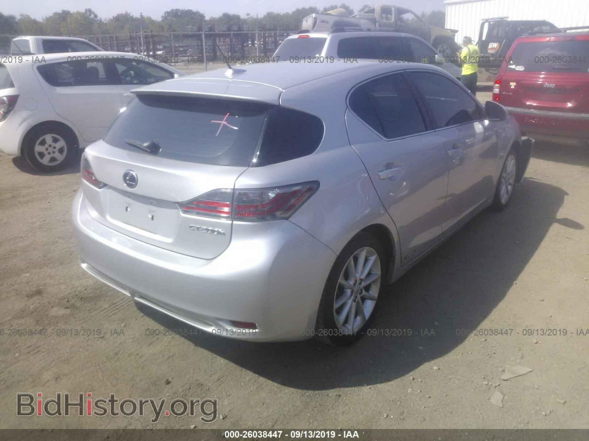 2011 LEXUS CT - VIN: JTHKD5BH2B2020592 - Фото 4