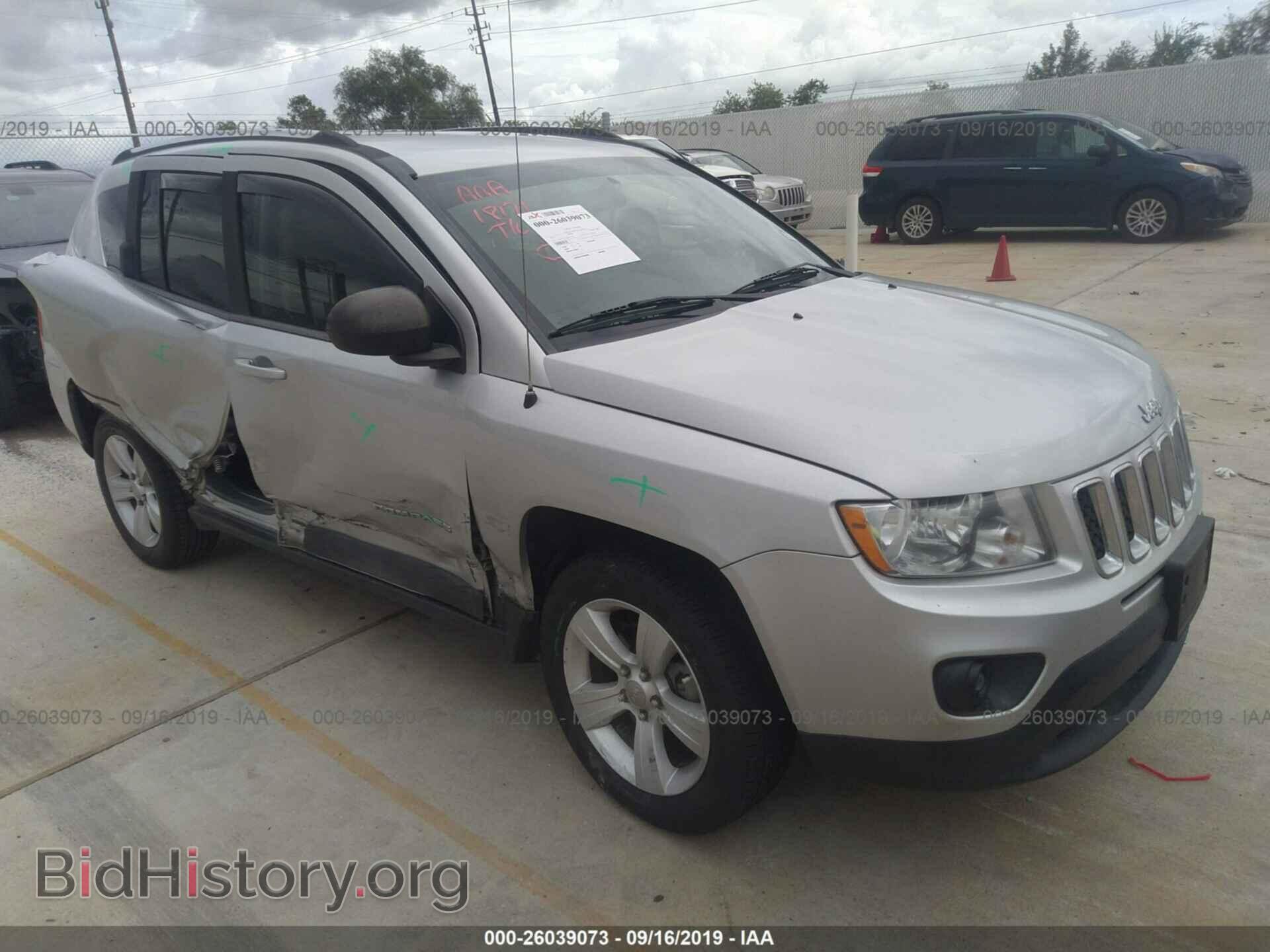 Photo 1J4NT1FA5BD171075 - JEEP COMPASS 2011