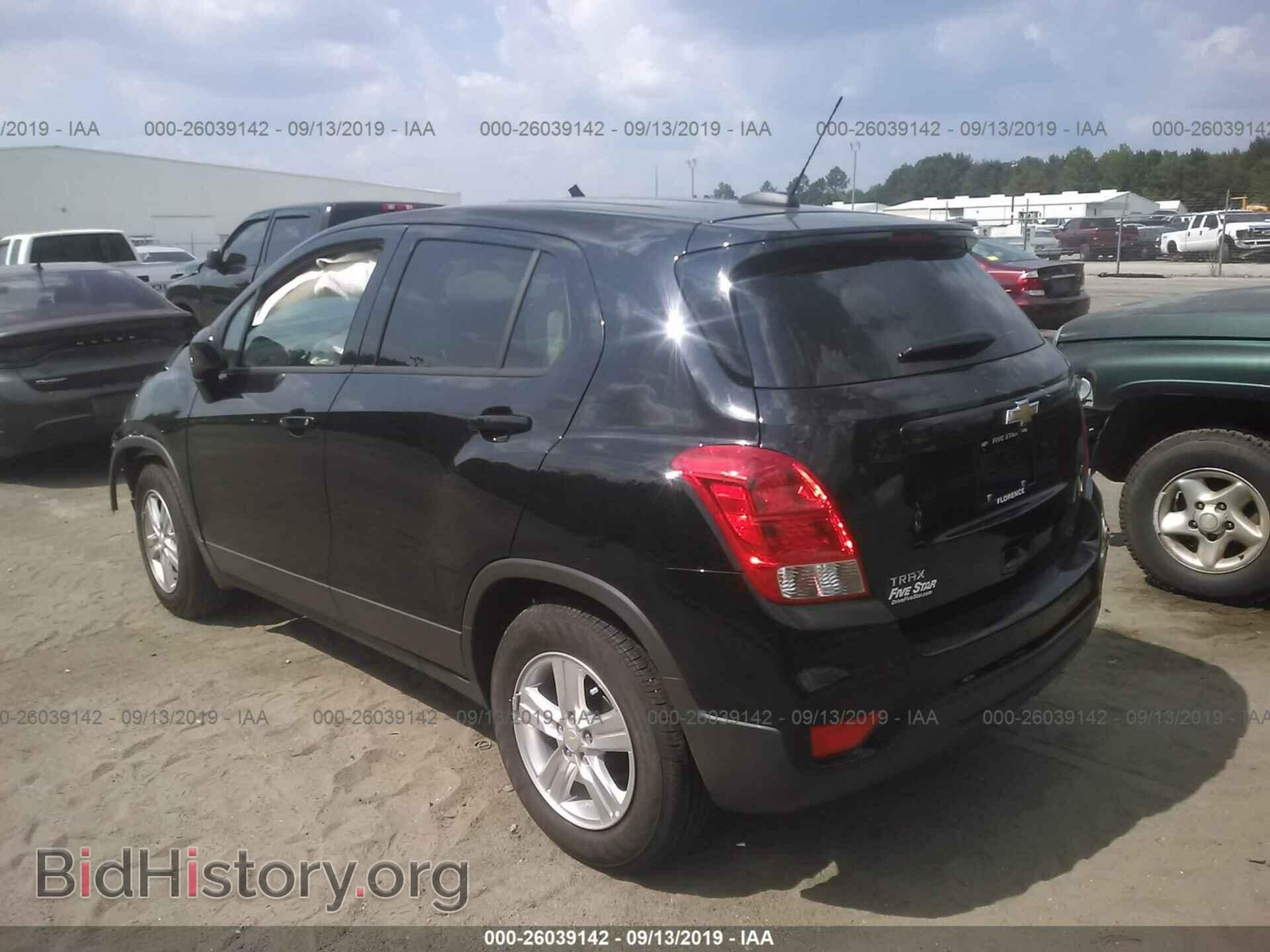 2019 CHEVROLET TRAX - VIN: 3GNCJKSB6KL302409 - Фото 3