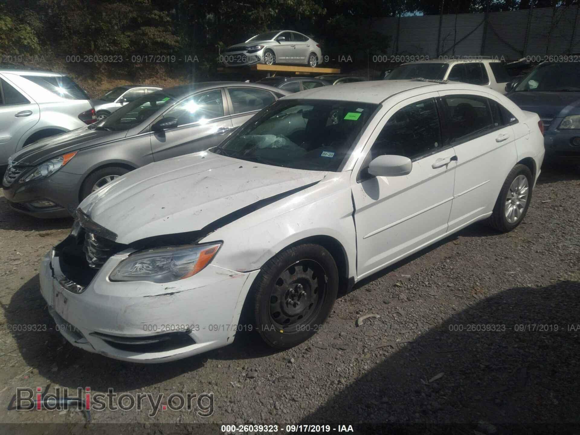 2012 CHRYSLER 200 - VIN: 1C3CCBAB6CN222411 - Фото 2