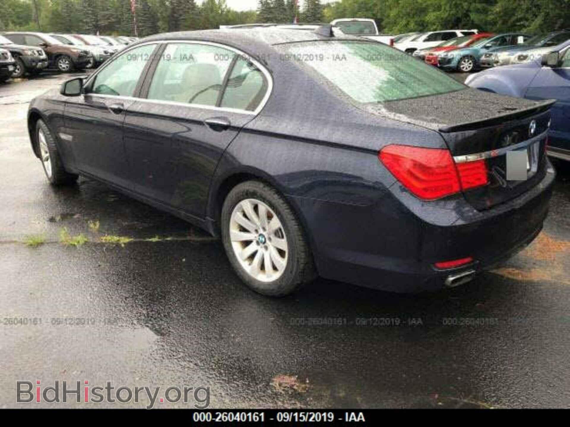 2011 BMW 750 - VIN: WBAKC8C52BC433291 - Фото 3